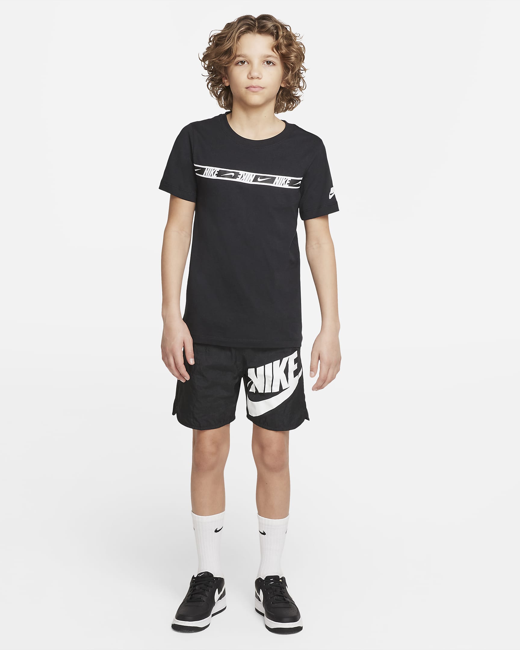 Nike Sportswear Older Kids' (Boys') Woven Shorts - Black/White