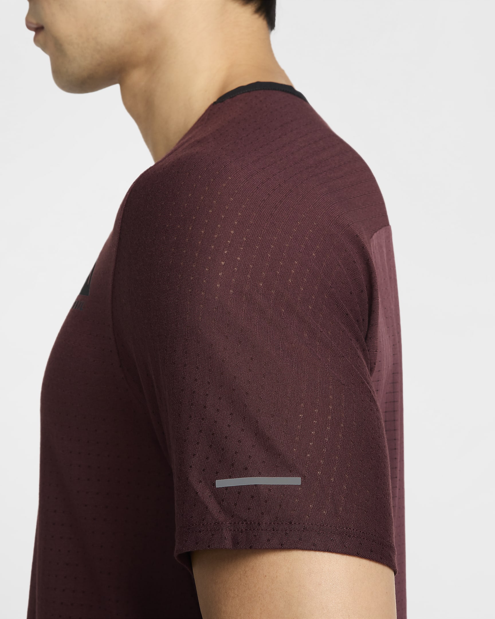 Nike Trail Solar Chase Men's Dri-FIT Short-Sleeve Running Top - Burgundy Crush/Black