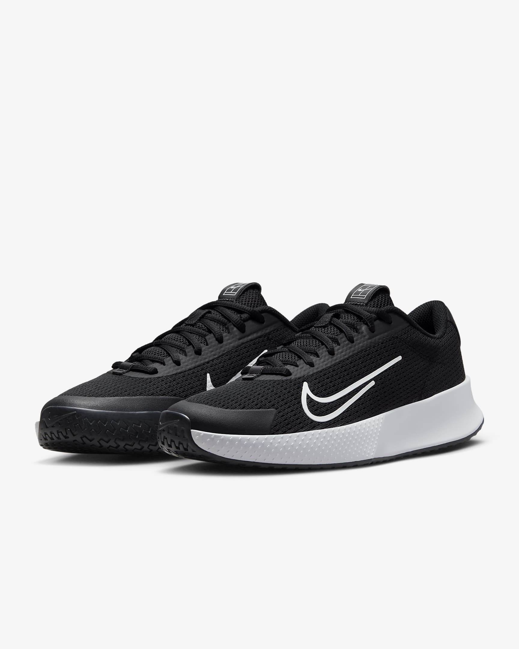 NikeCourt Vapor Lite 2 Sert Kort Kadın Tenis Ayakkabısı - Siyah/Beyaz