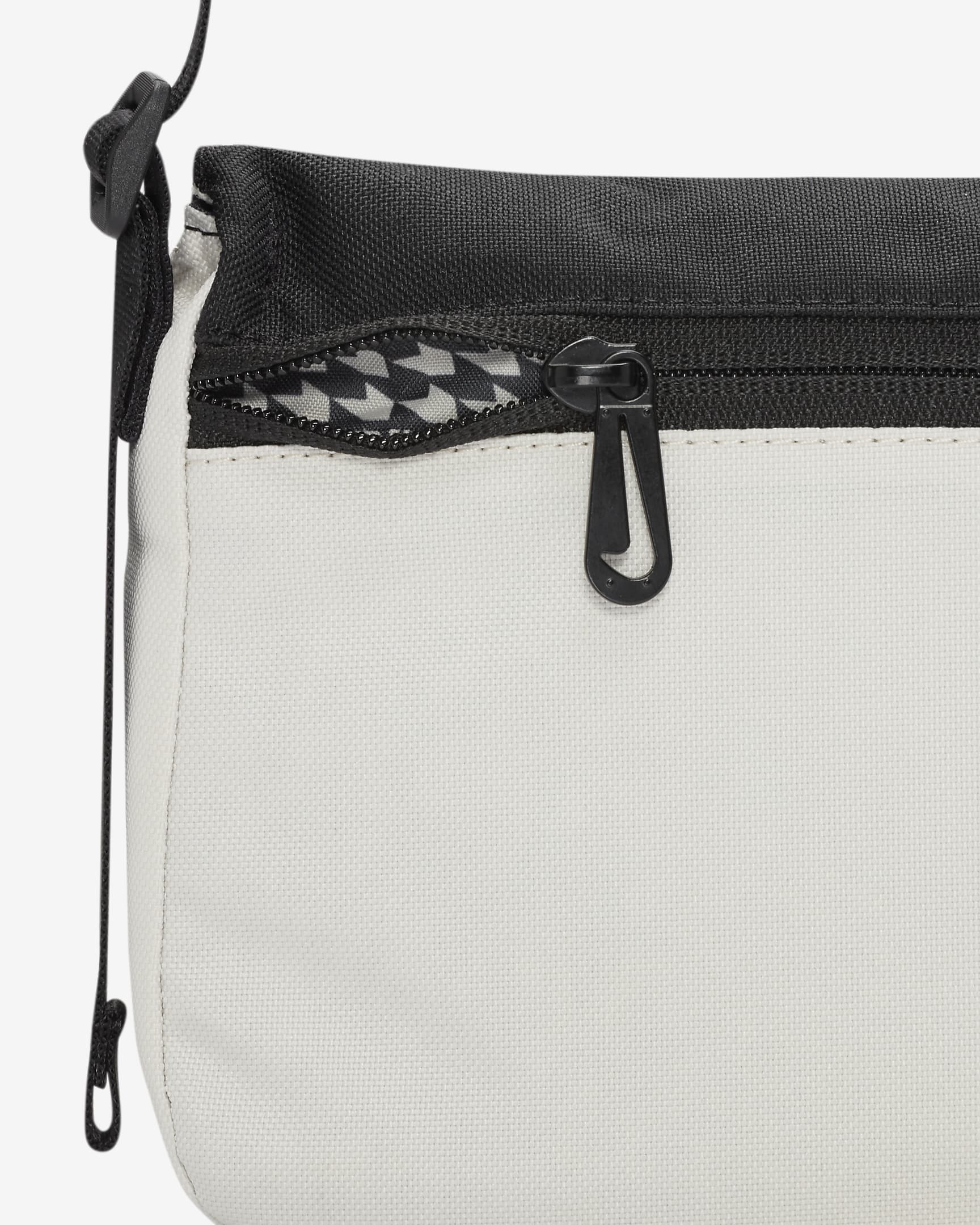 Nike Futura Cross-Body Bag (3L). Nike ID