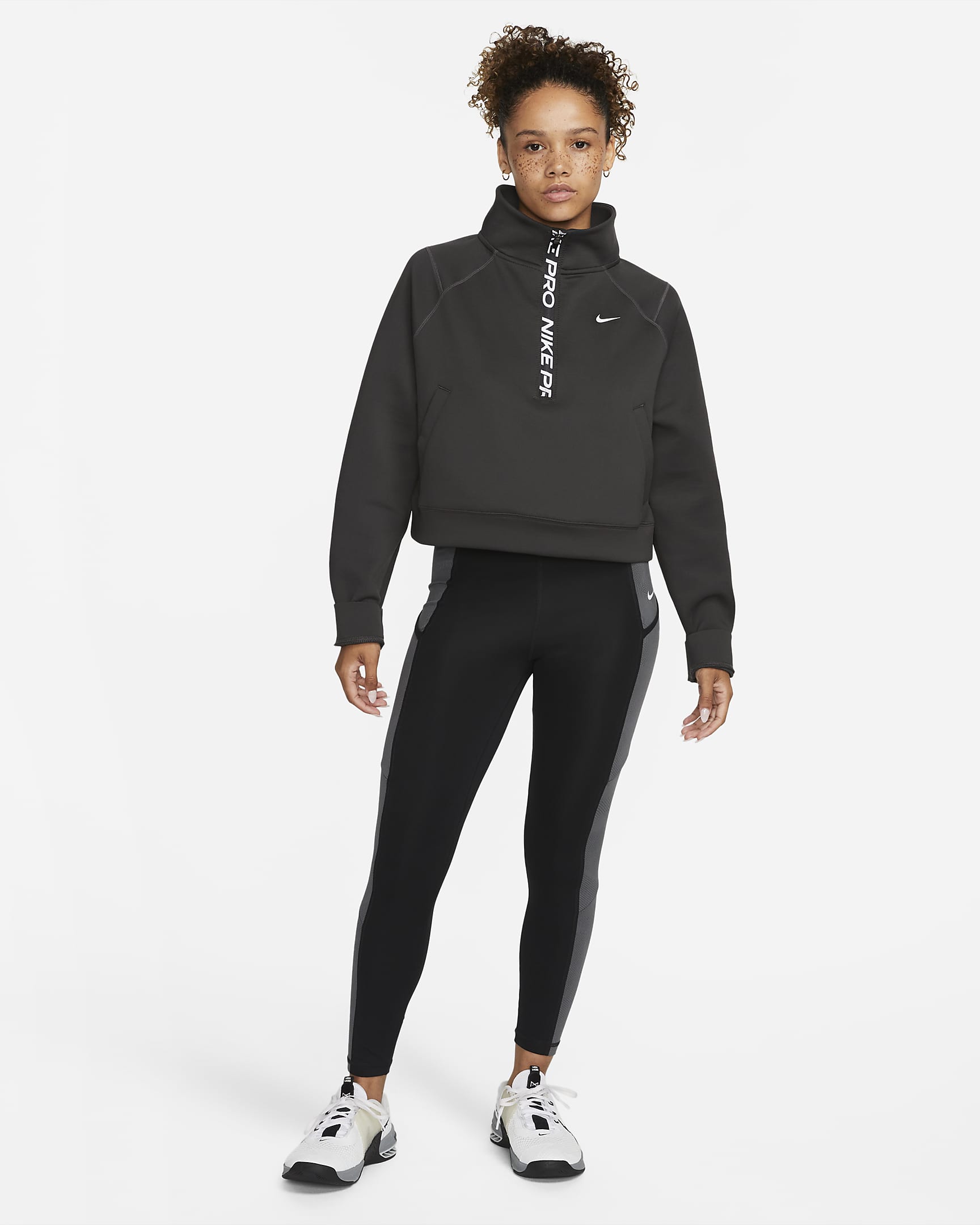 Nike Pro Women's High-Waisted 7/8 Training Leggings with Pockets. Nike NL