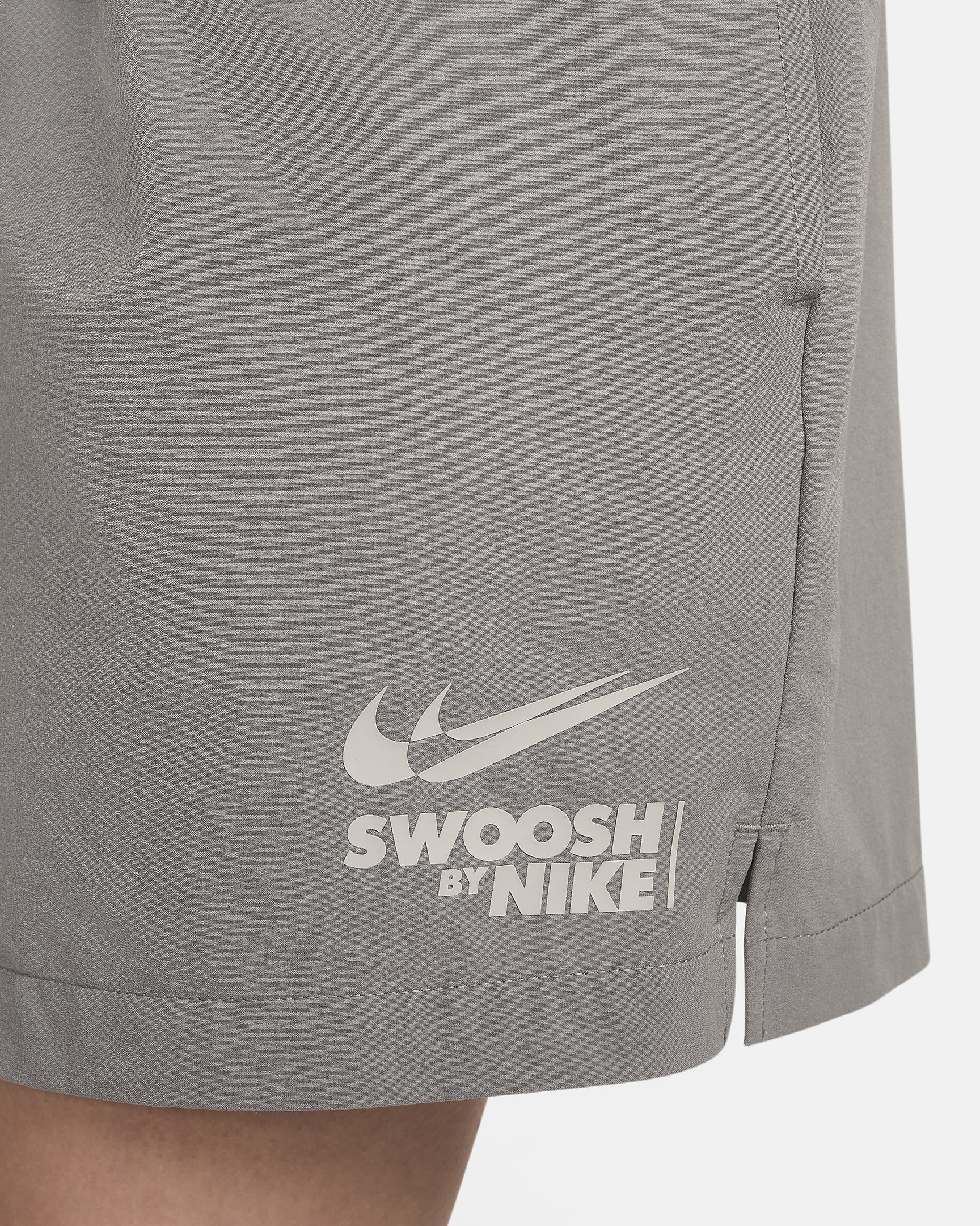 Nike Sportswear-vævede shorts til kvinder - Flat Pewter/Light Iron Ore