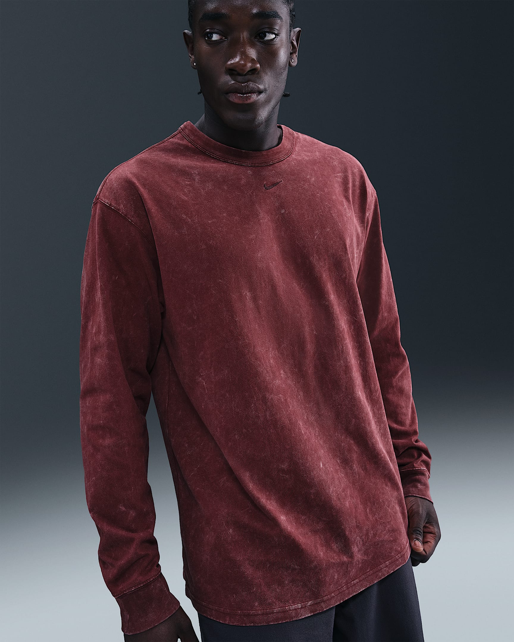 Nike Sportswear Premium Essentials Men's Long-Sleeve T-Shirt - Dark Team Red