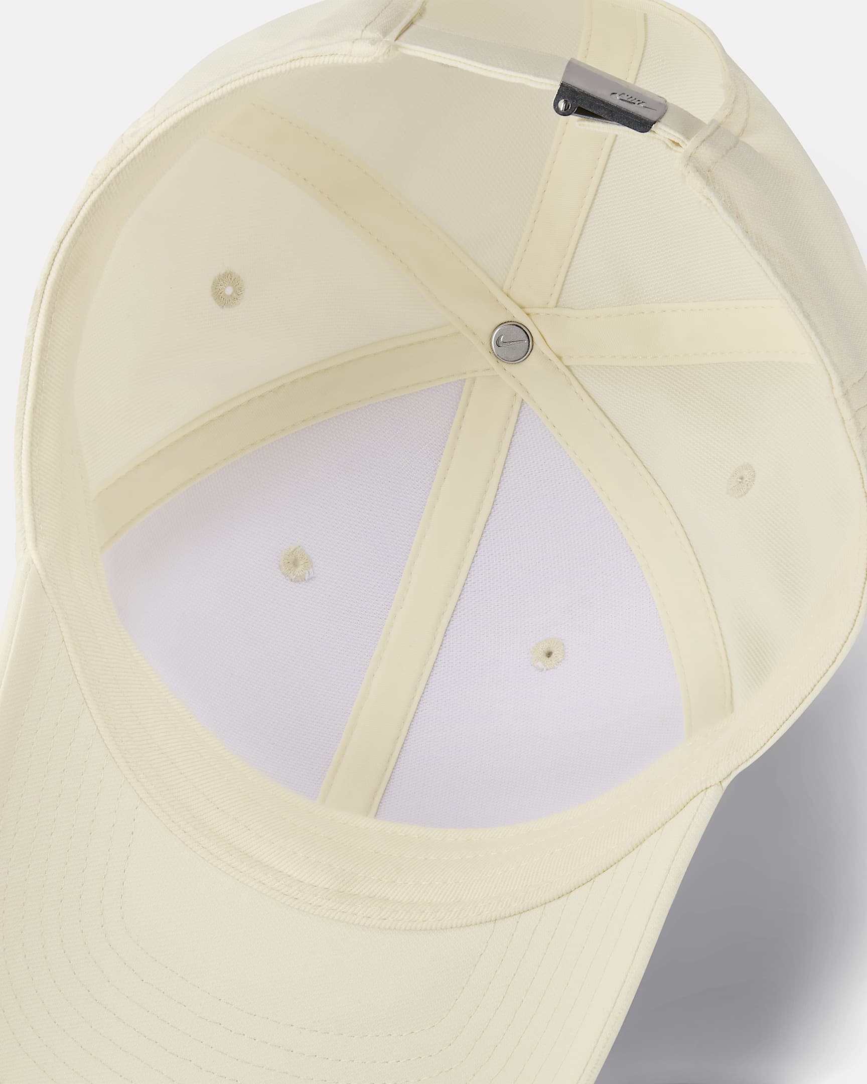 Nike Dri-FIT Club Structured Metal Logo Cap