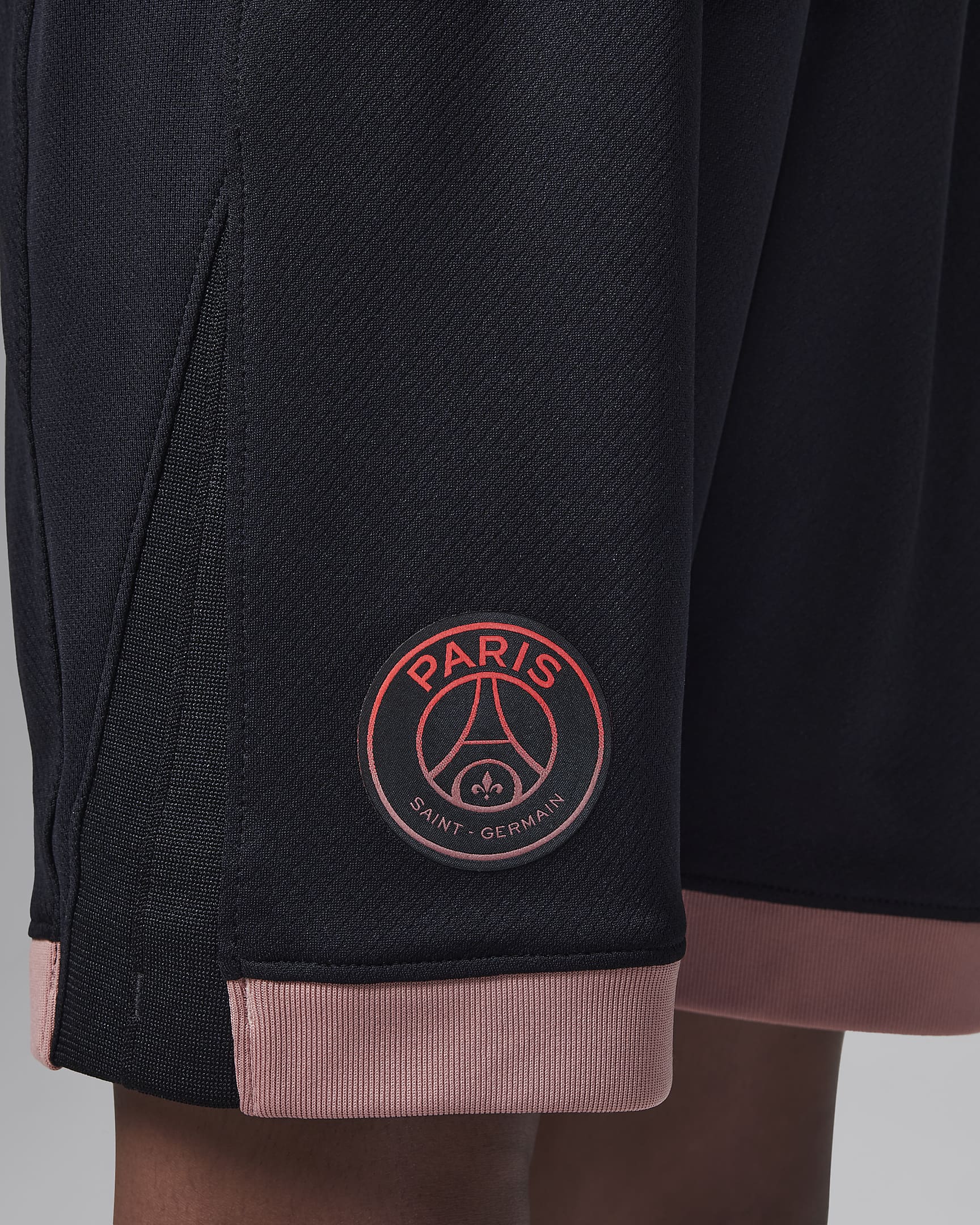 Spodenki piłkarskie dla dużych dzieci Jordan Dri-FIT Paris Saint-Germain Stadium 2024/25 (wersja trzecia) – replika - Czerń/Rust Pink/Rust Pink