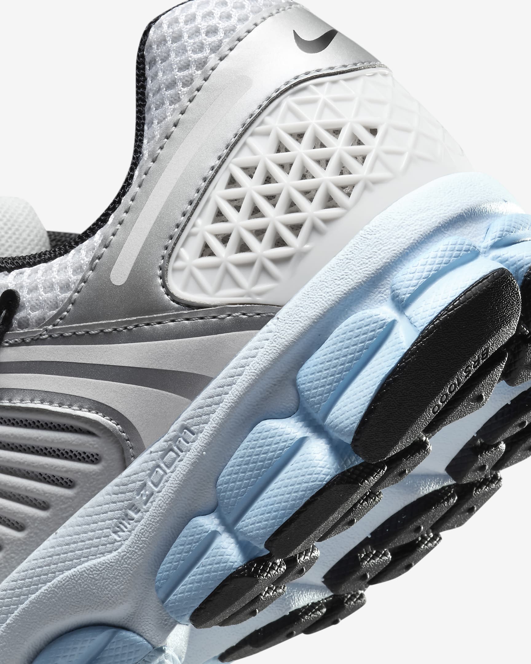 รองเท้าผู้หญิง Nike Zoom Vomero 5 - ขาว/Pure Platinum/Blue Tint/Metallic Silver