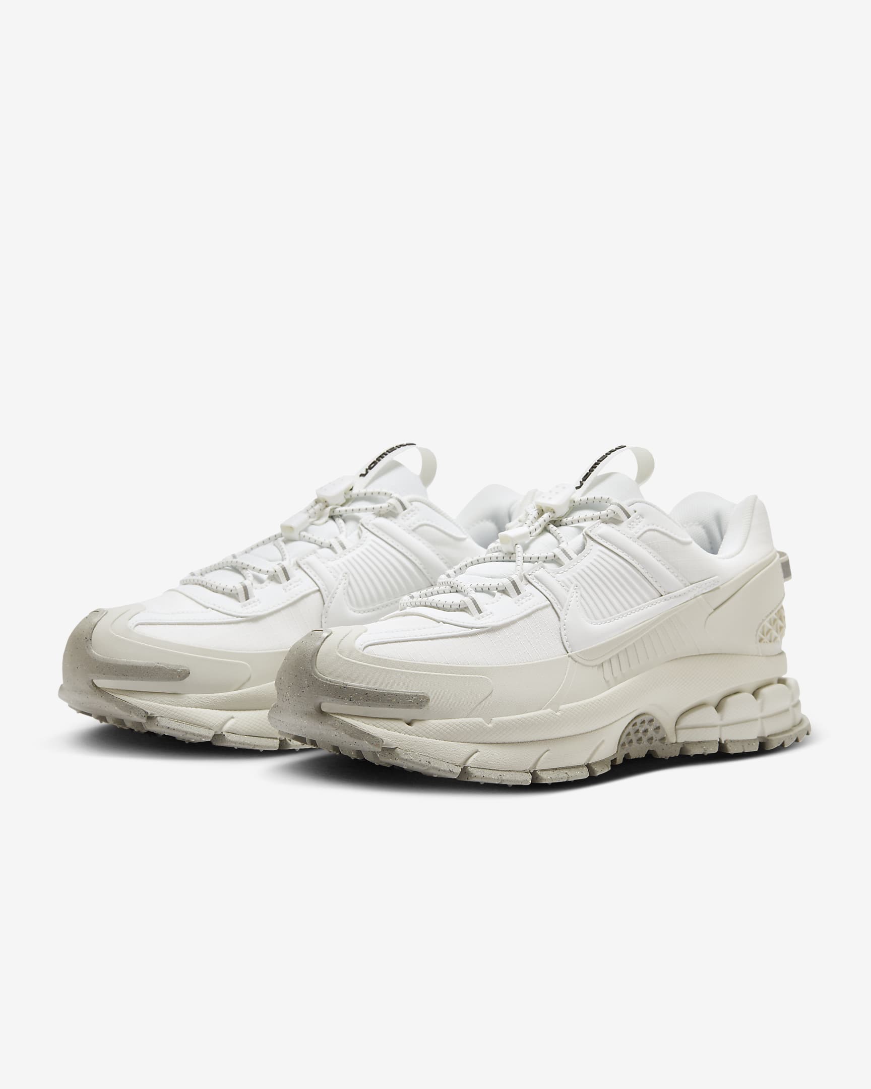 Nike Zoom Vomero Roam Men's Winterized Shoes - Summit White/Light Bone/Light Iron Ore/Summit White