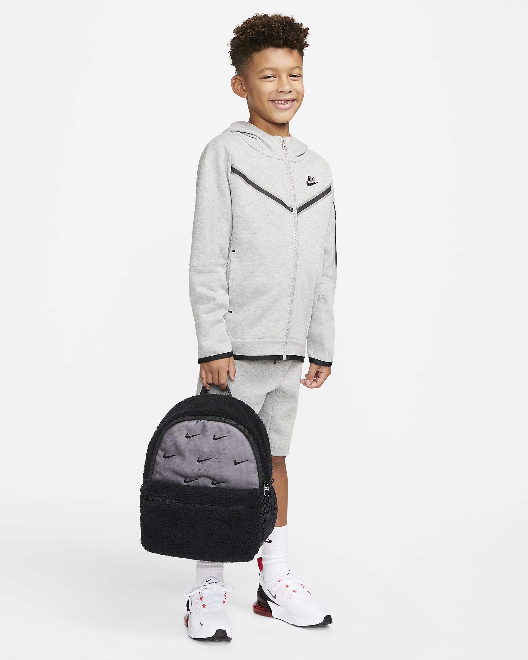 Nike Brasilia JDI Minirucksack für Kinder (11 l) - Schwarz/Schwarz/Schwarz