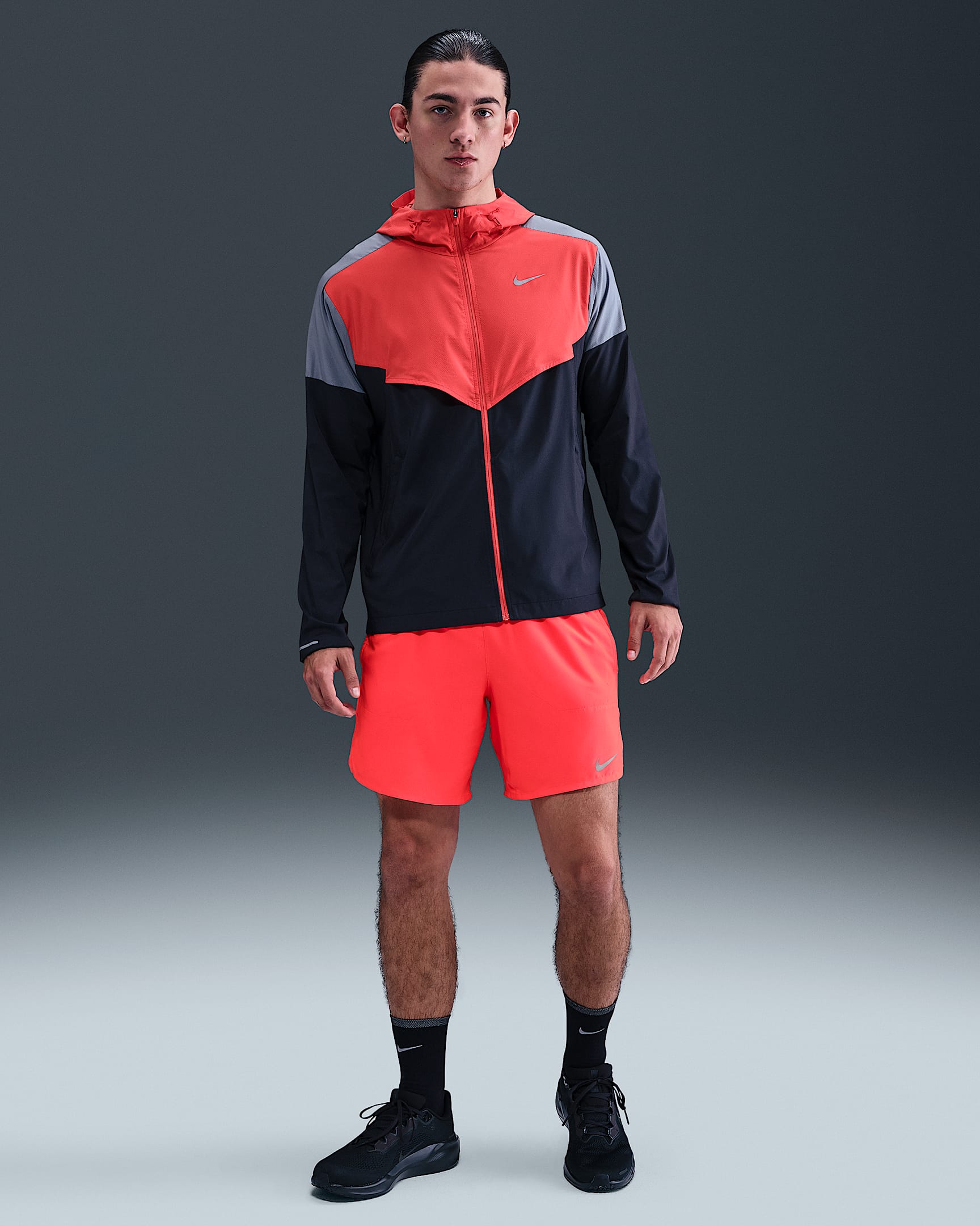 Nike Stride Dri-FIT 2-in-1-Laufshorts für Herren (ca. 18 cm) - Bright Crimson/Bright Crimson/Schwarz