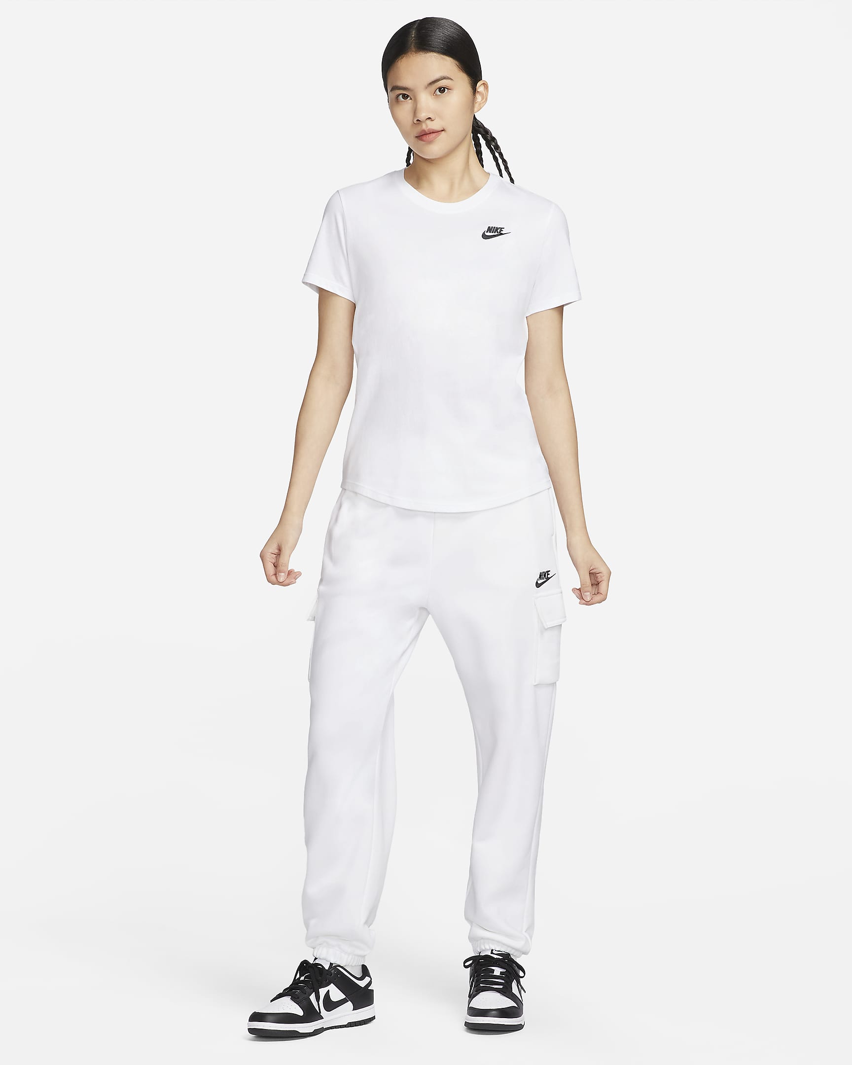 Nike Sportswear Club Essentials Women's T-Shirt - White/Black