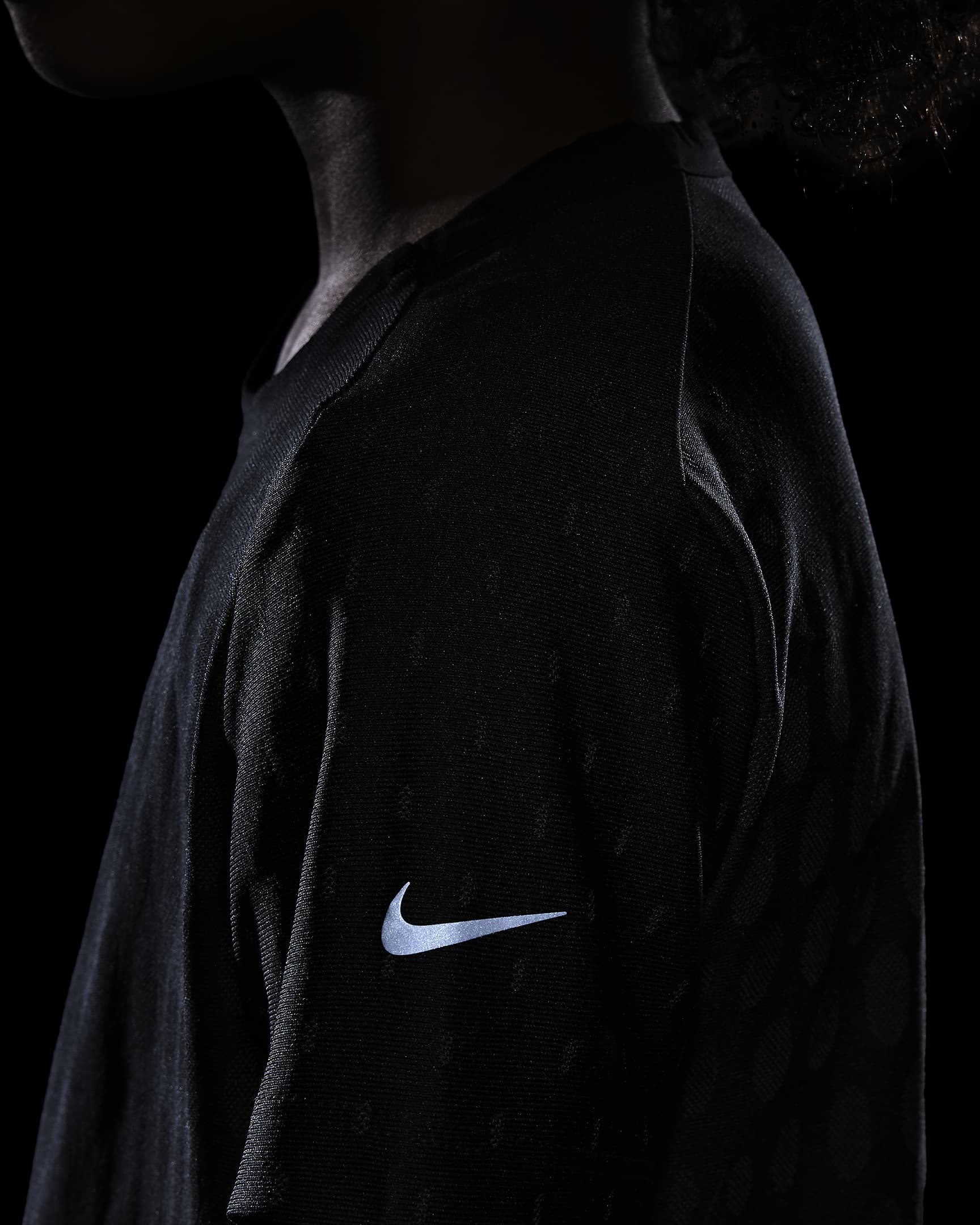 Tričko Nike Dri-FIT ADV s krátkým rukávem pro větší děti (dívky) - Černá/Dark Smoke Grey/Černá