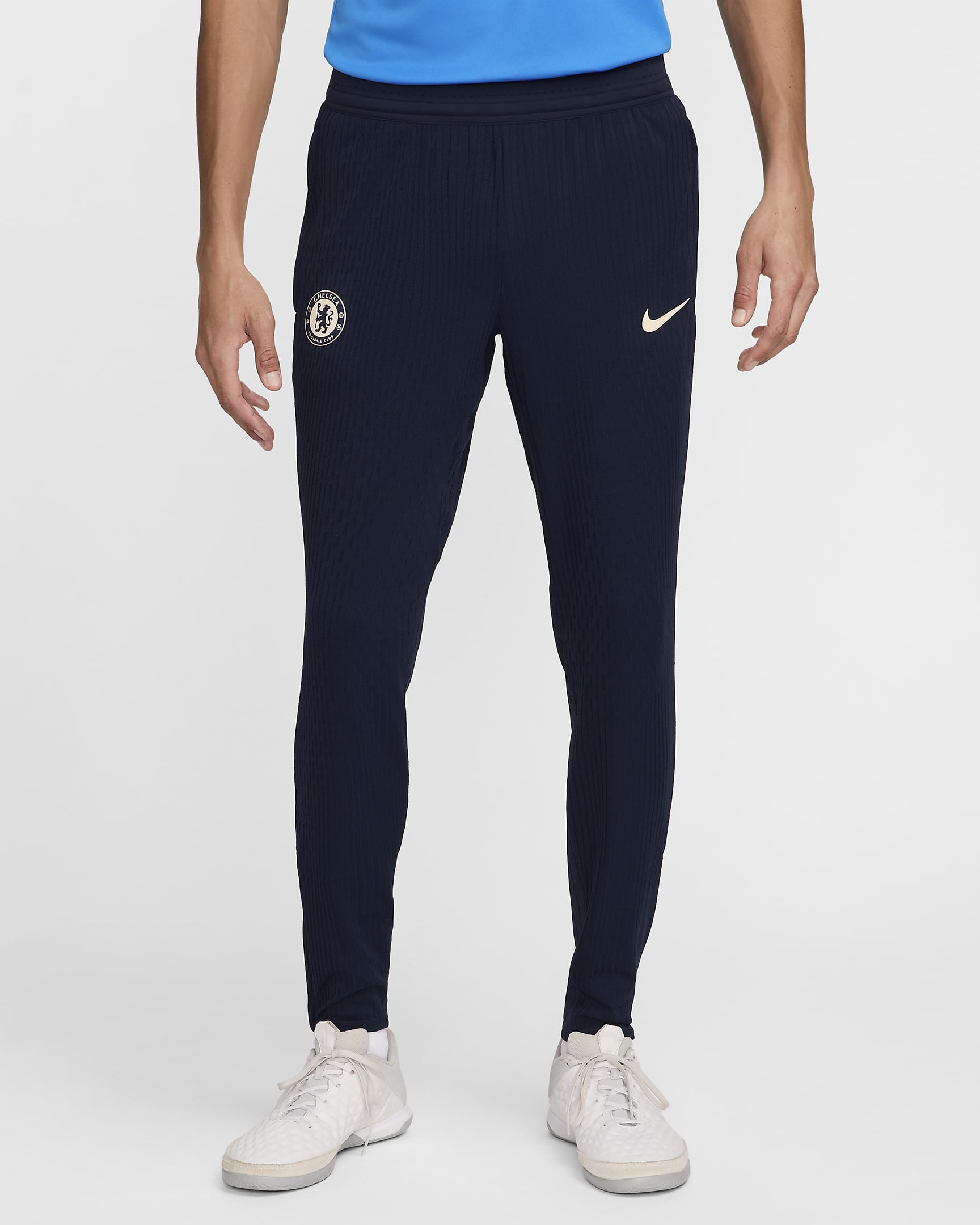 Chelsea FC Strike Elite Pantalón de fútbol de tejido Knit Nike Dri-FIT ADV - Hombre - Obsidian/Light Photo Blue/Guava Ice