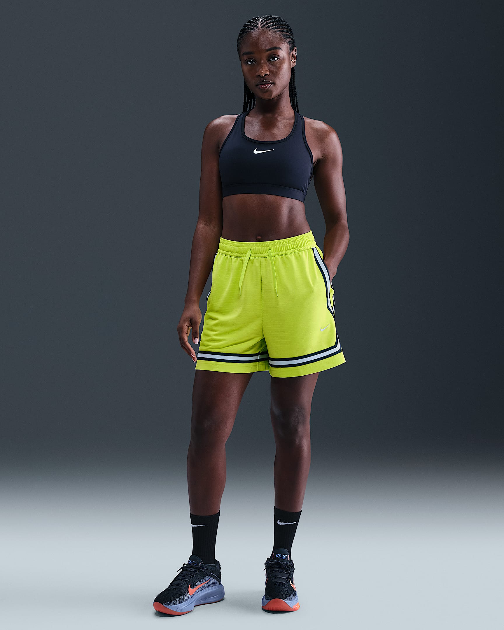 Shorts de básquetbol Dri-FIT de 13 cm para mujer Nike Crossover - Cíber/Cíber/Blanco