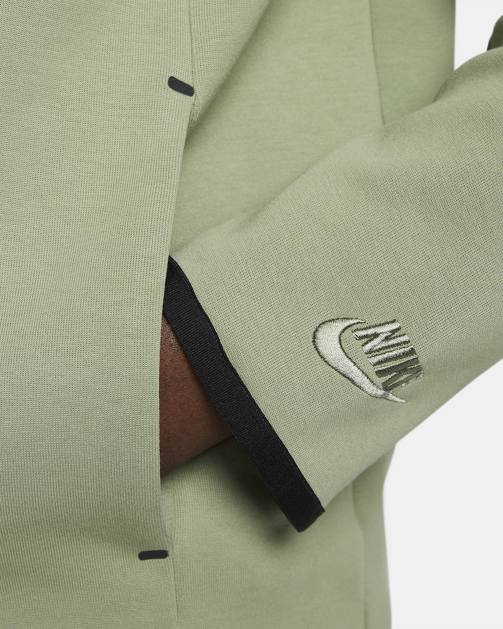 Nike Tech Fleece Men's Pullover Graphic Hoodie. Nike AT