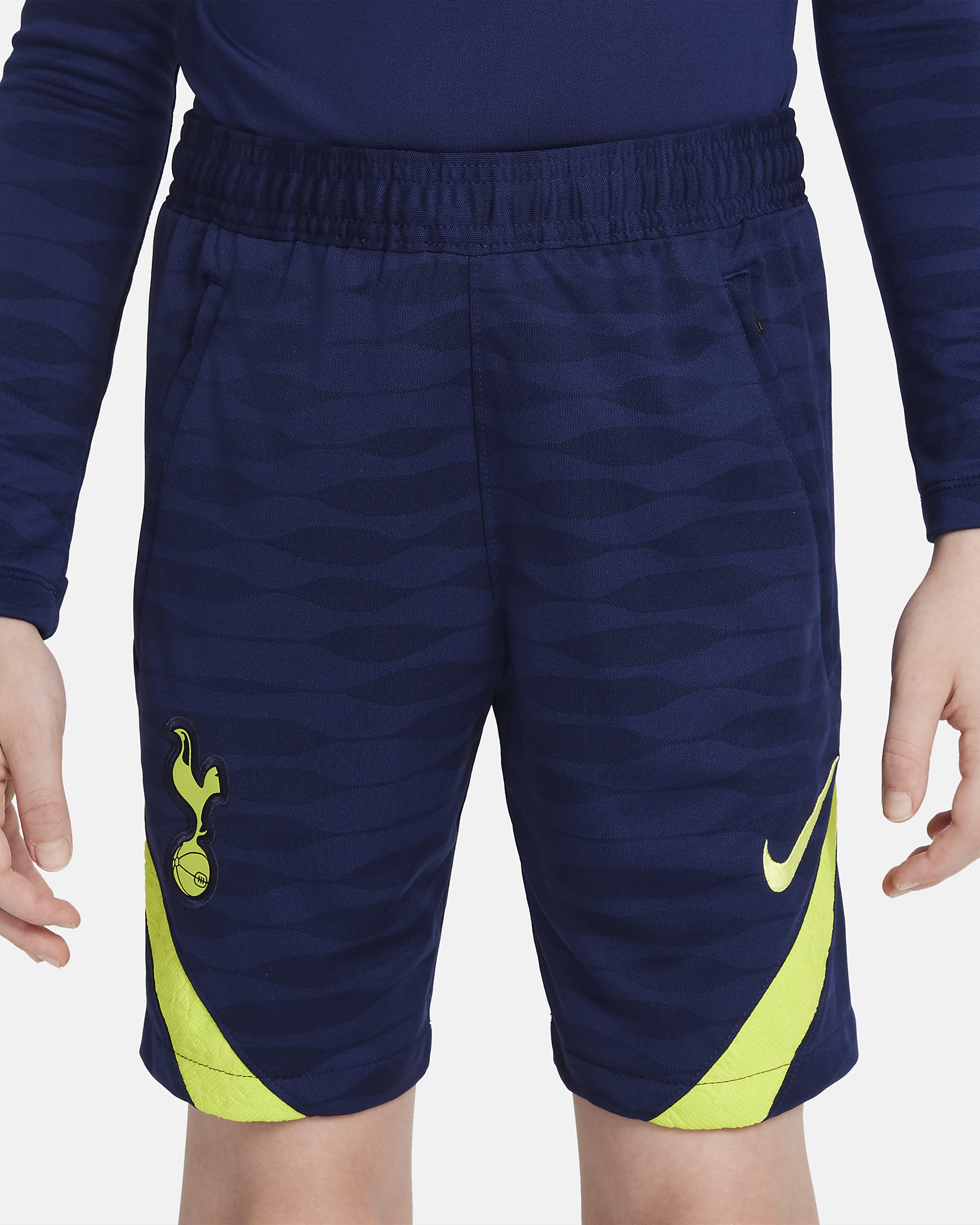 tottenham shorts nike