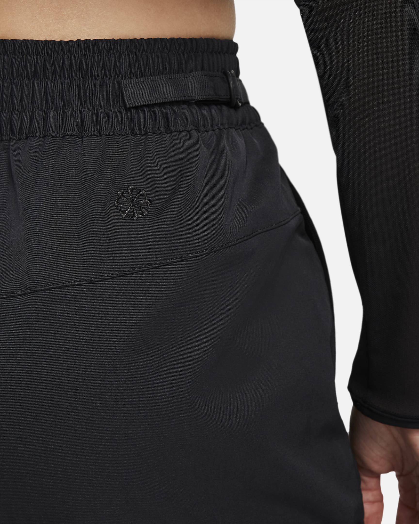 Nike Sportswear DriFIT Tech Pack Women's MidRise Woven Pants. Nike JP