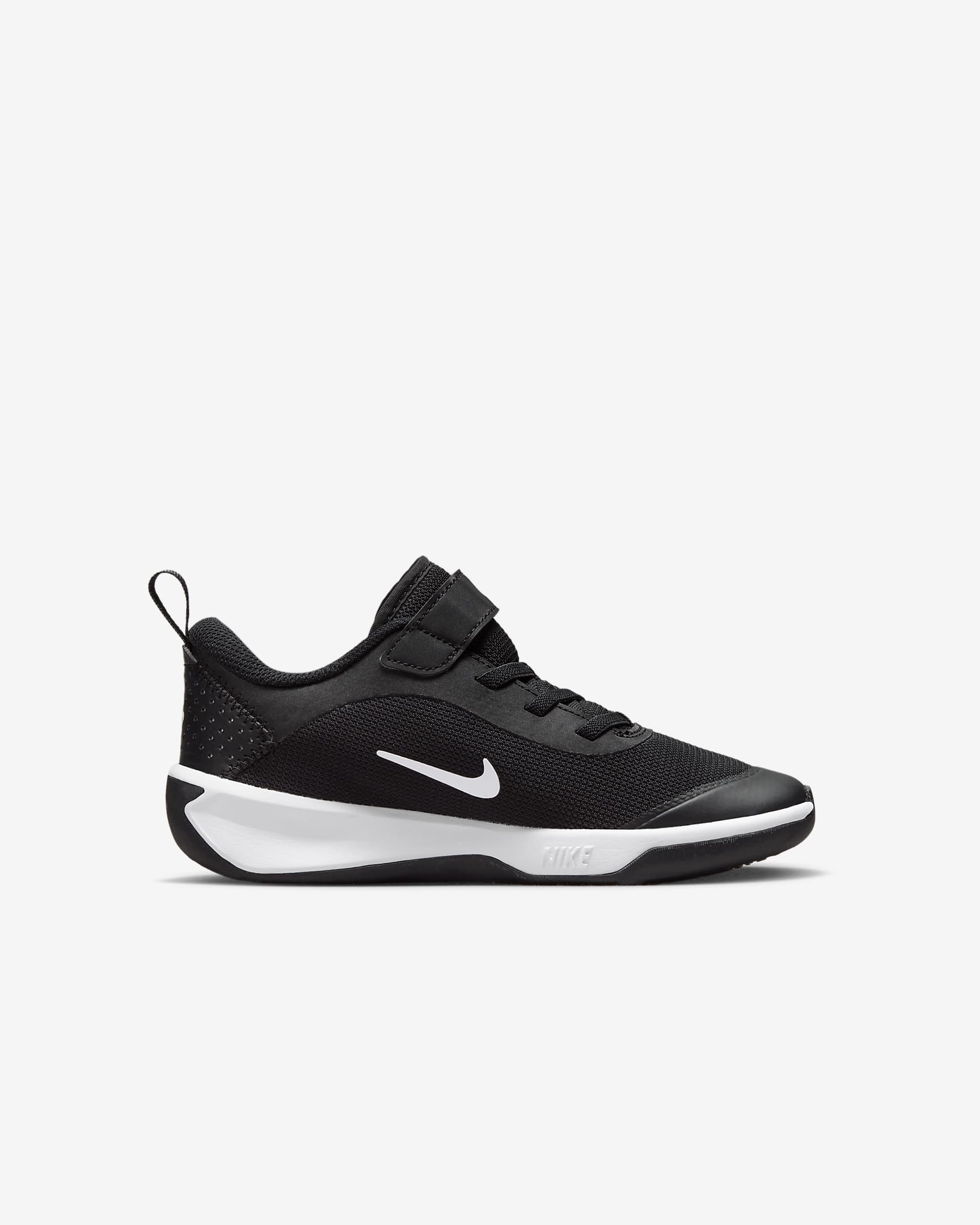 Nike Omni Multi-Court-sko til mindre børn - sort/hvid