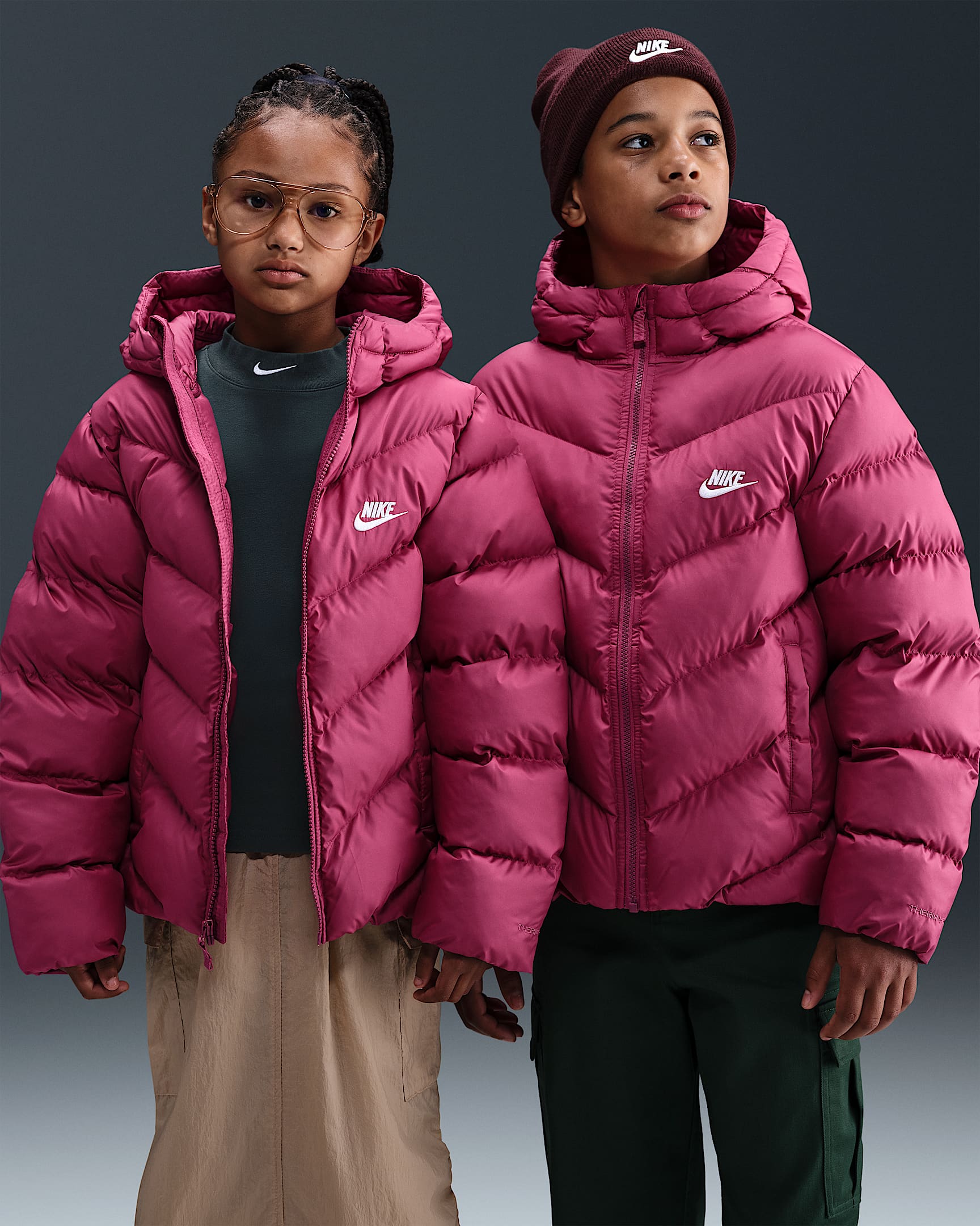 Nike Sportswear All Day Play Older Kids' Therma-FIT Loose-Fit Puffer Jacket - Sweet Beet/White