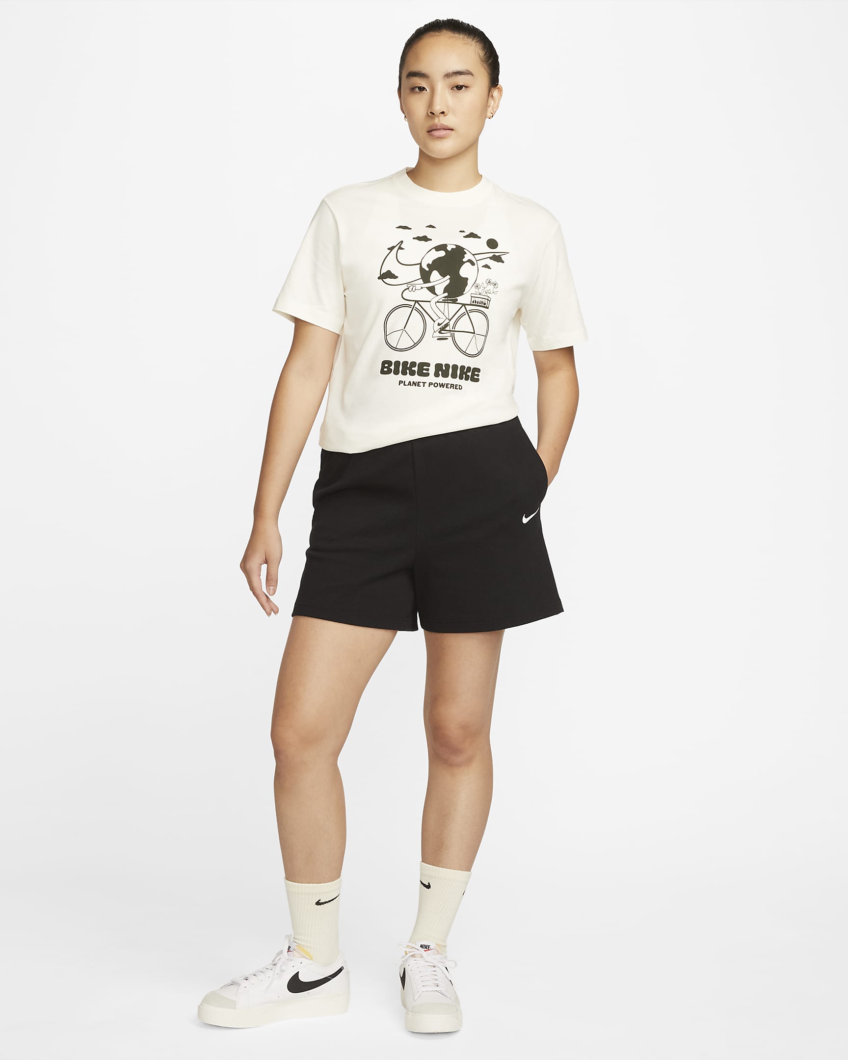 Nike Sportswear Women's Earth Day T-Shirt. Nike IN