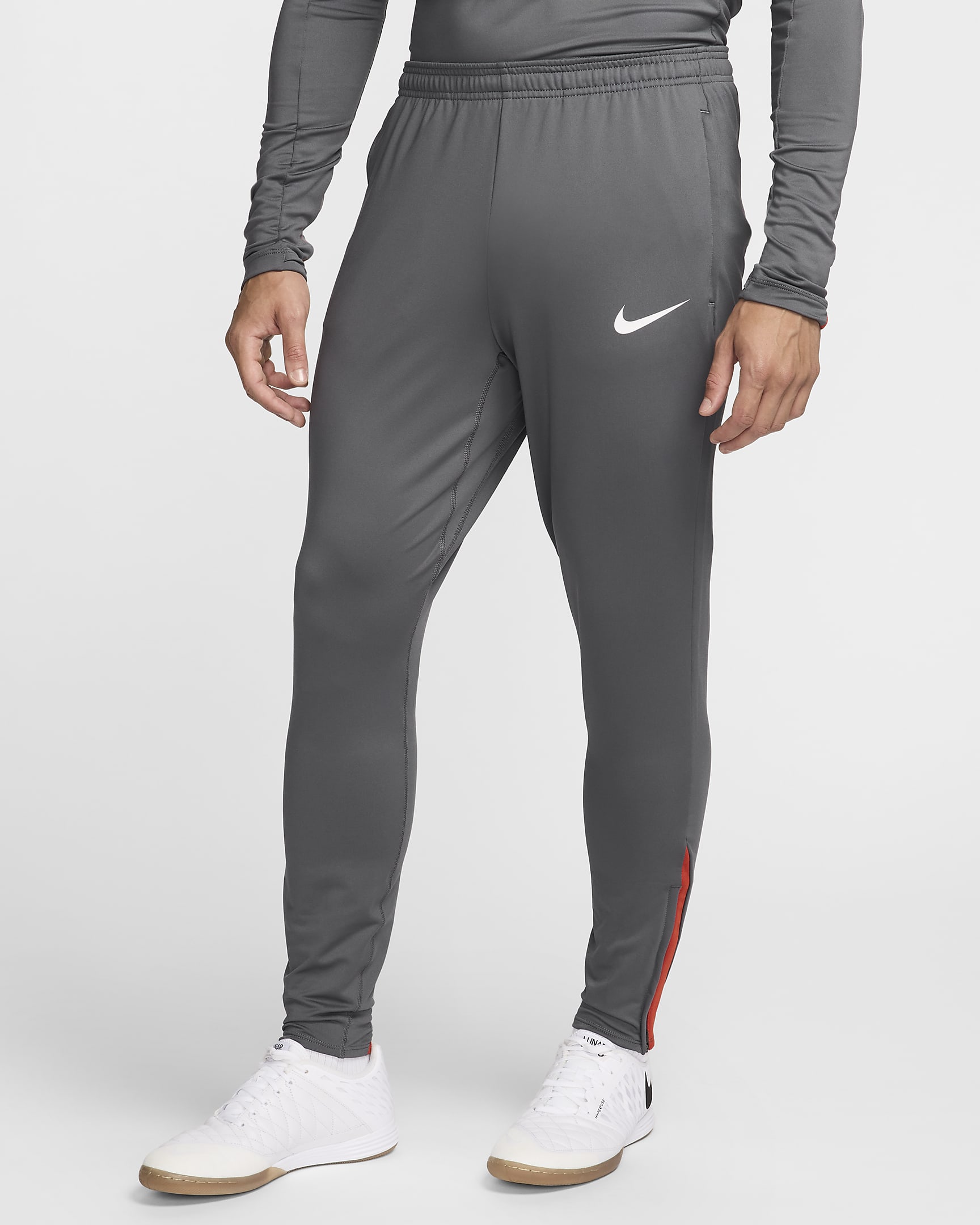 Nike Strike Dri-FIT Fußballhose für Herren - Iron Grey/Iron Grey/Dragon Red/Weiß