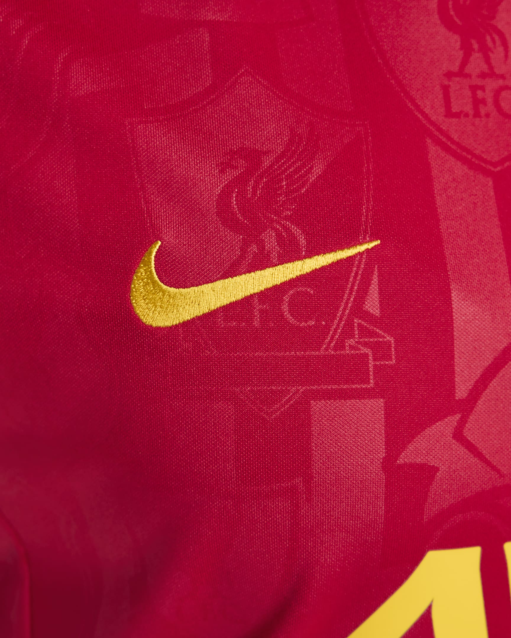 Haut de foot d'avant-match à manches courtes Nike Dri-FIT Liverpool FC Academy Pro pour femme - Gym Red/Chrome Yellow/Chrome Yellow