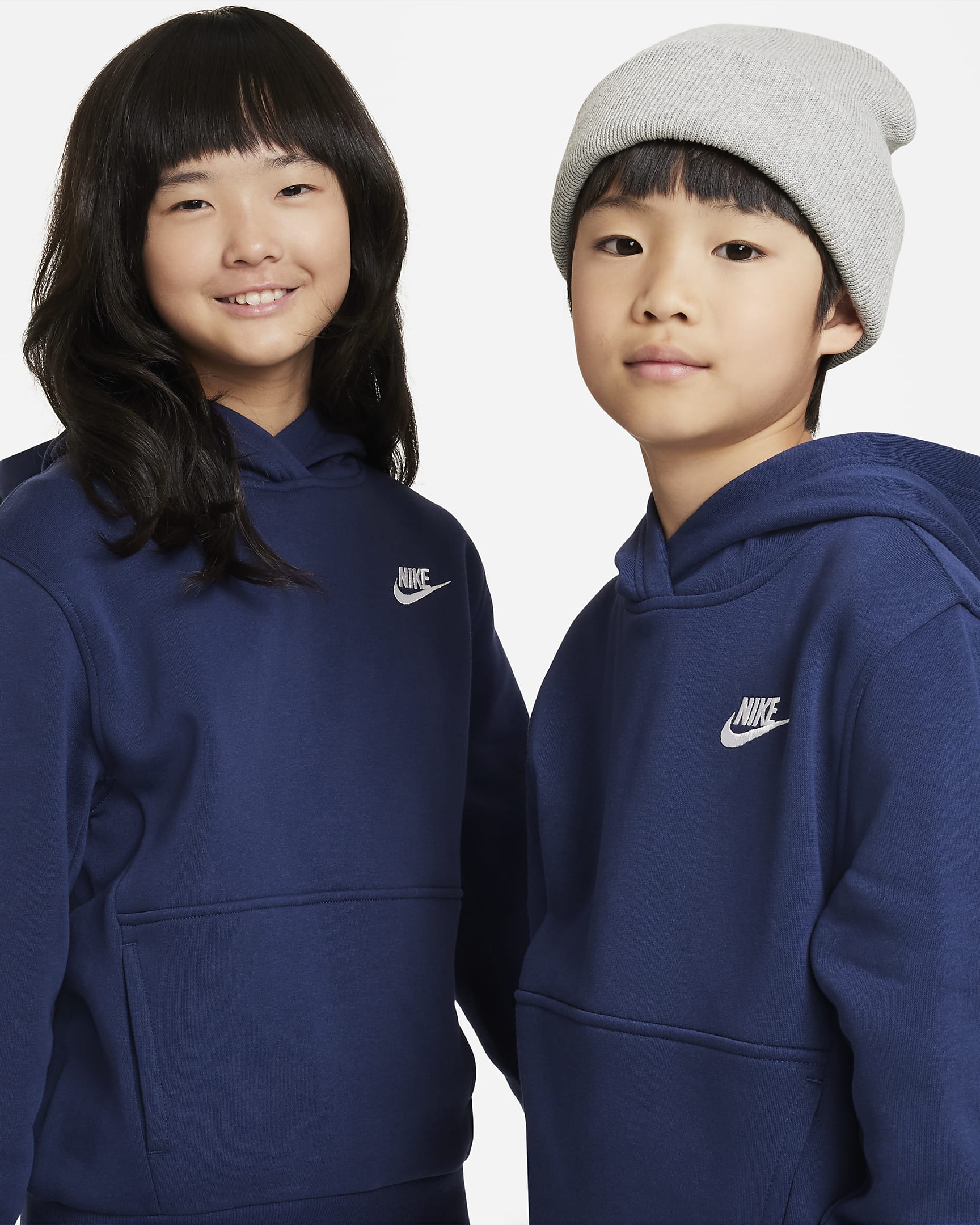 Nike Sportswear Club fleece-hettegenser til store barn - Midnight Navy/Hvit