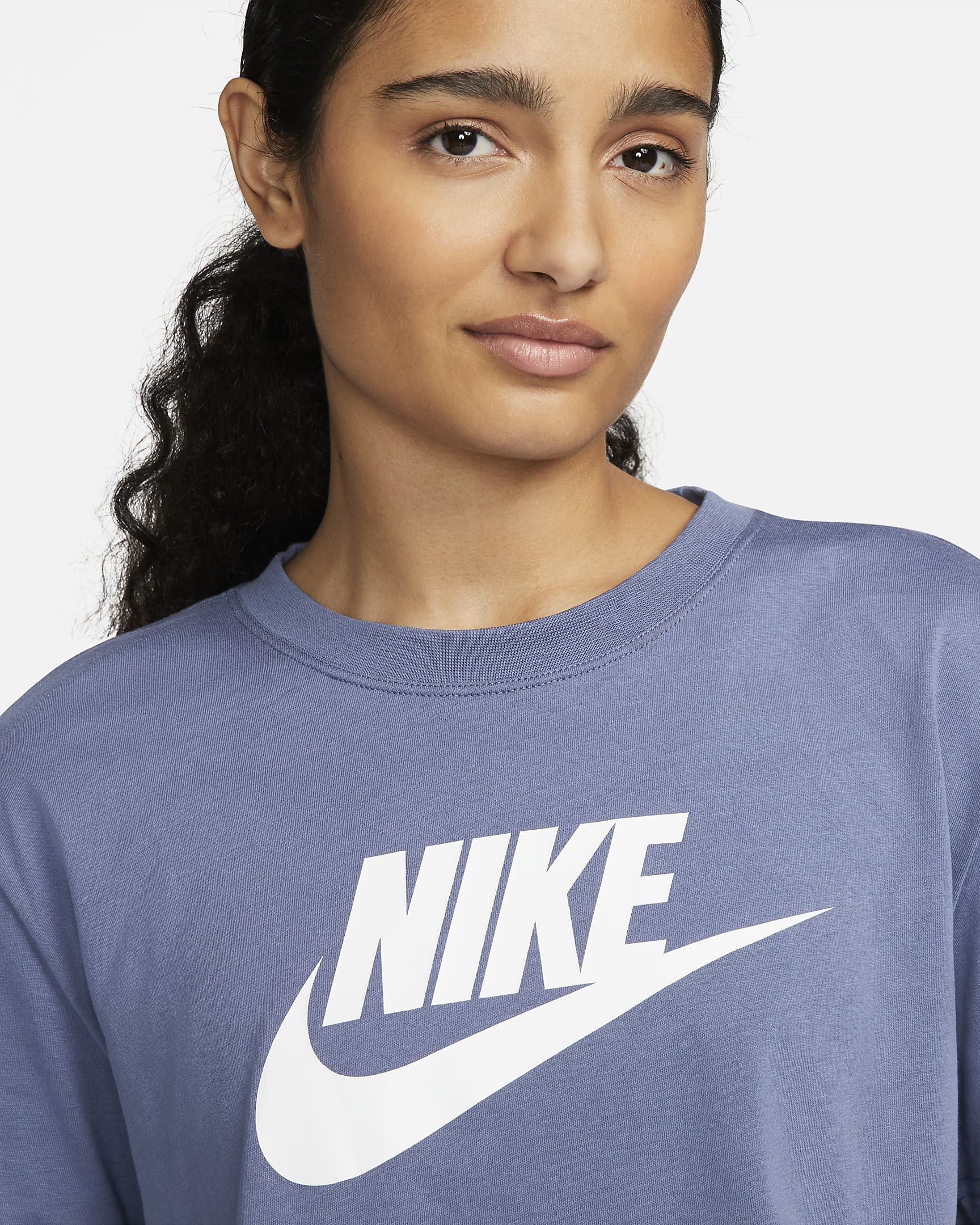 Nike Sportswear Essential Women's Cropped Logo T-Shirt. Nike.com