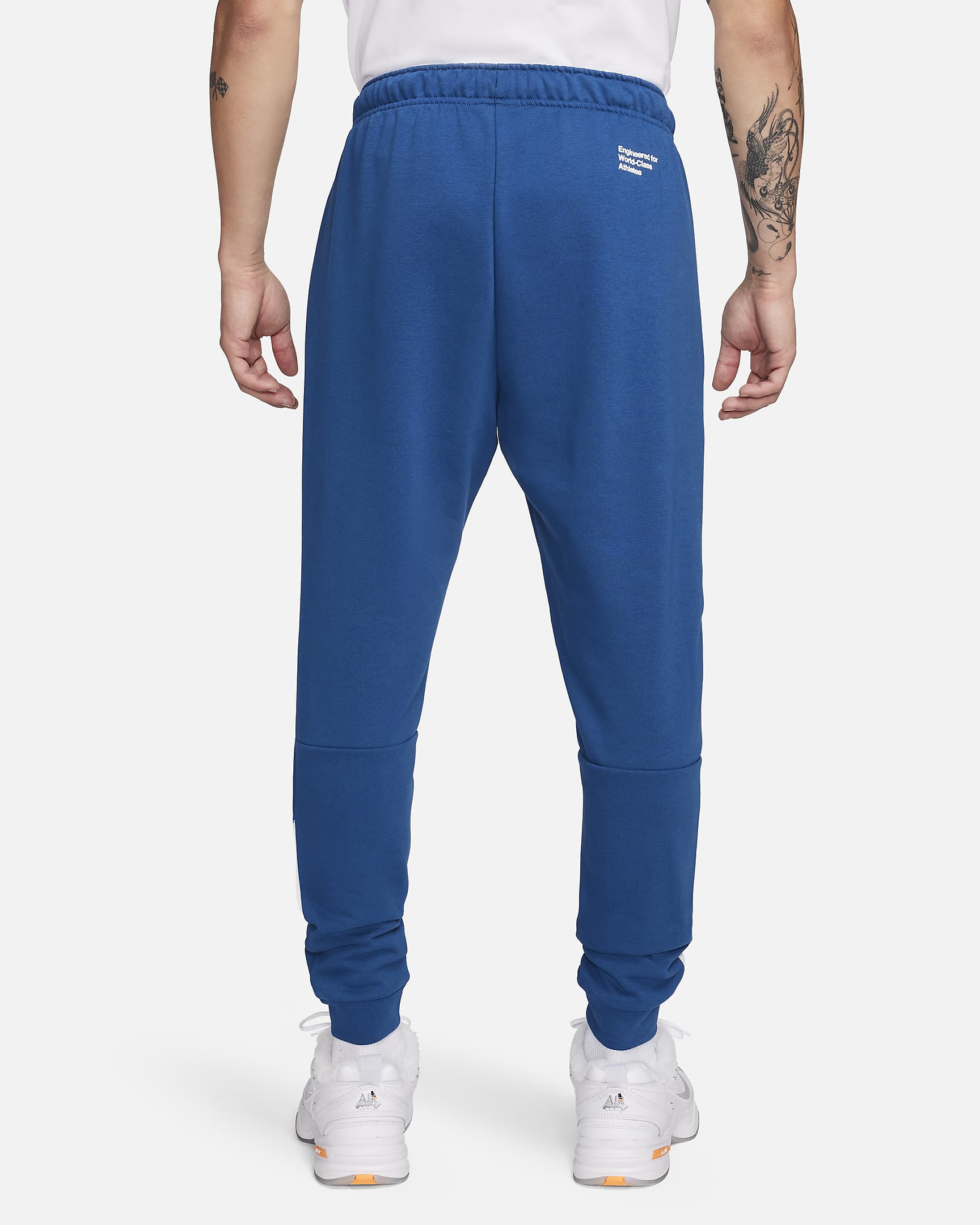 Nike Dri-FIT Men's Tapered Fitness Trousers. Nike VN