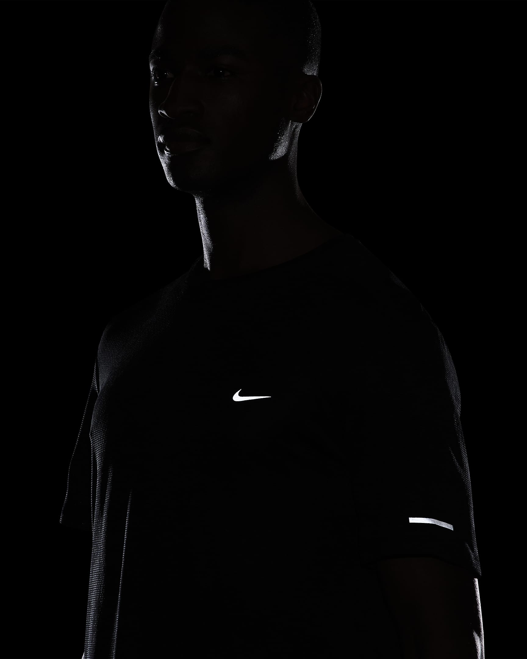 Haut de running à manches courtes Nike Running Division Dri-FIT ADV pour homme - Noir