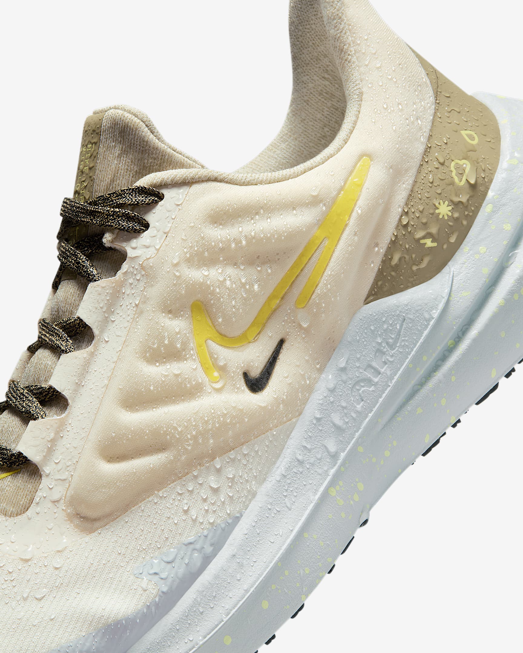 Nike Air Winflo 9 Shield Women's Weatherised Road Running Shoes. Nike HR