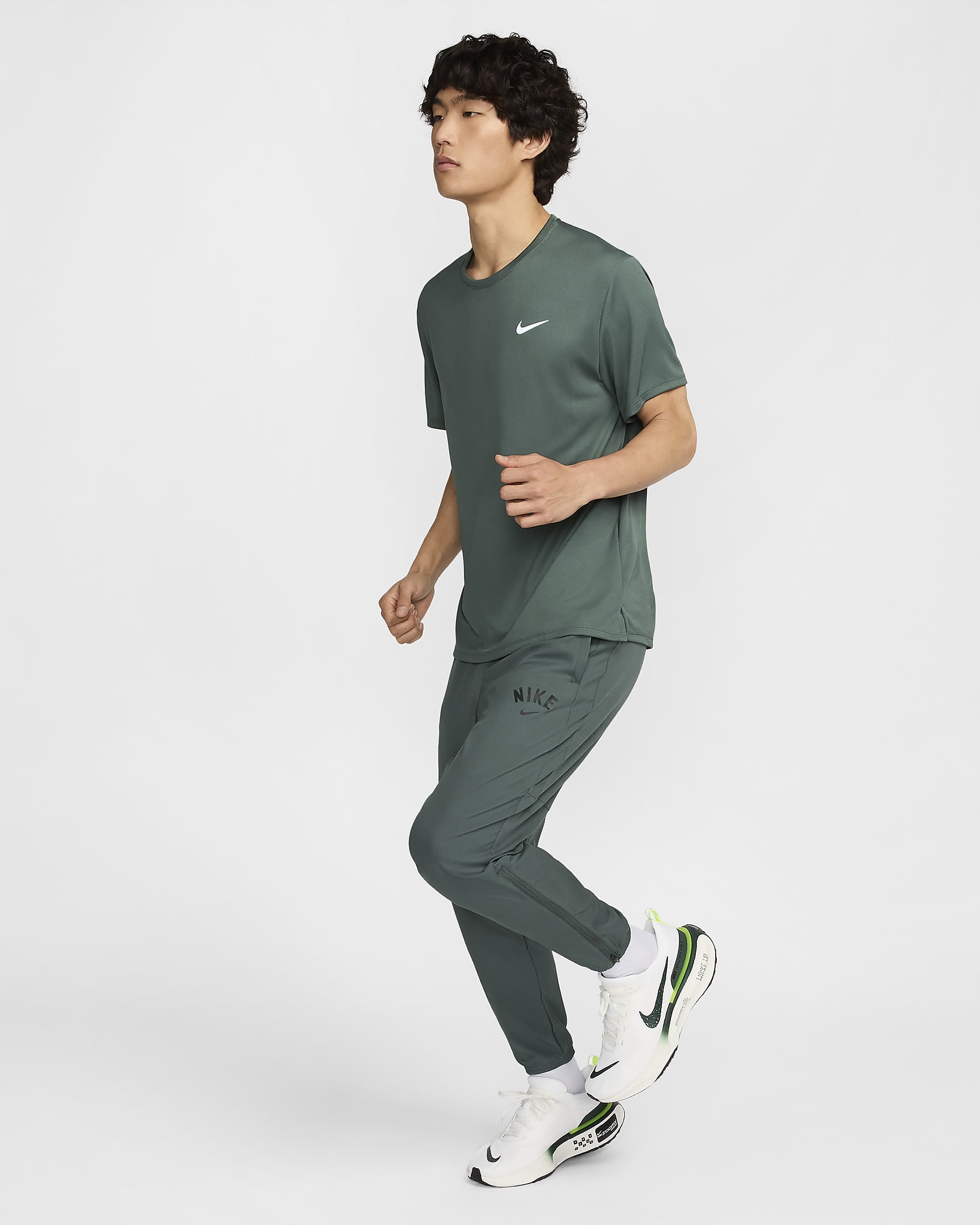 Nike Challenger Men's Dri-FIT Woven Running Trousers - Vintage Green/Black