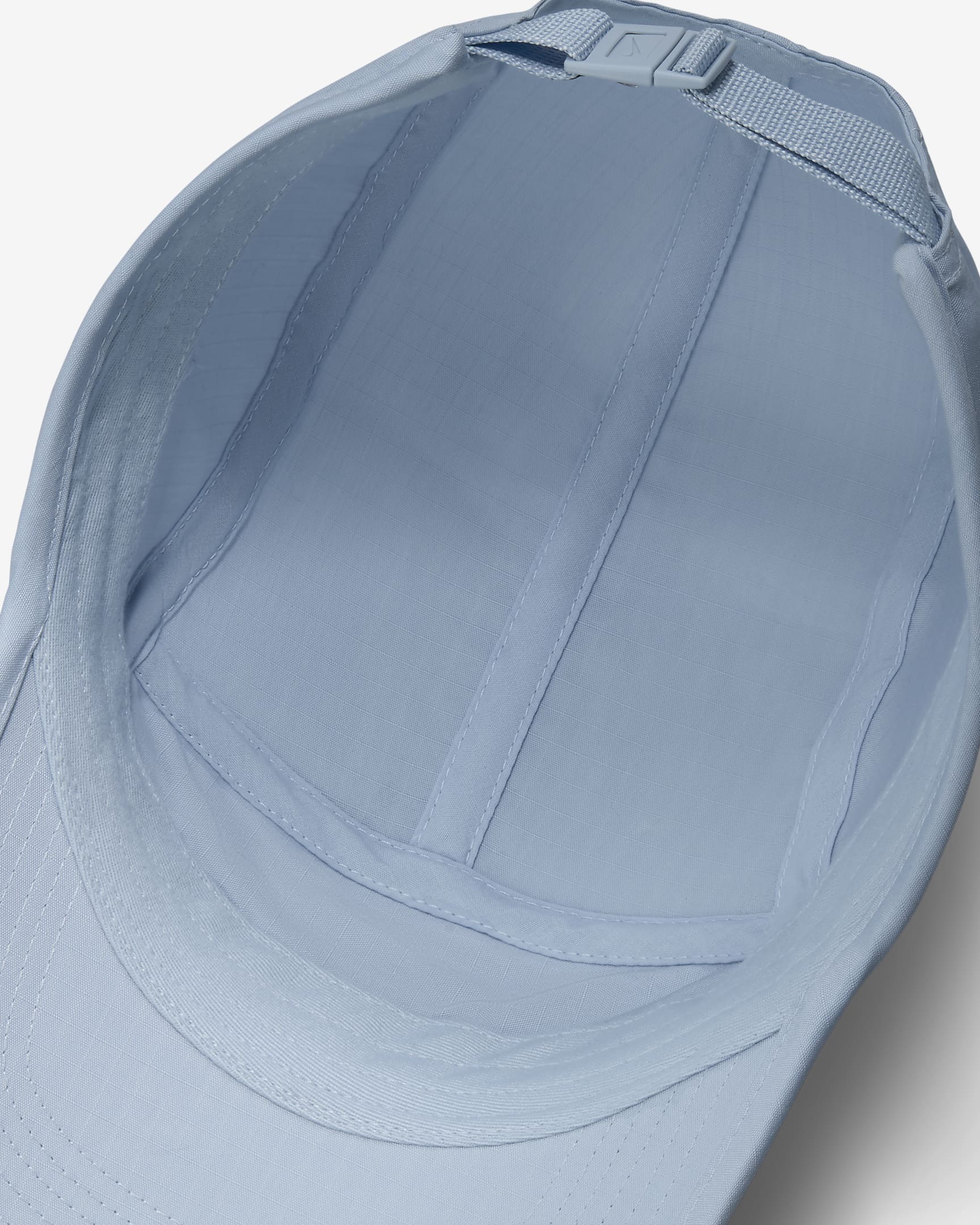 Nike Fly Gorra Futura sin estructura - Light Armory Blue/Blanco