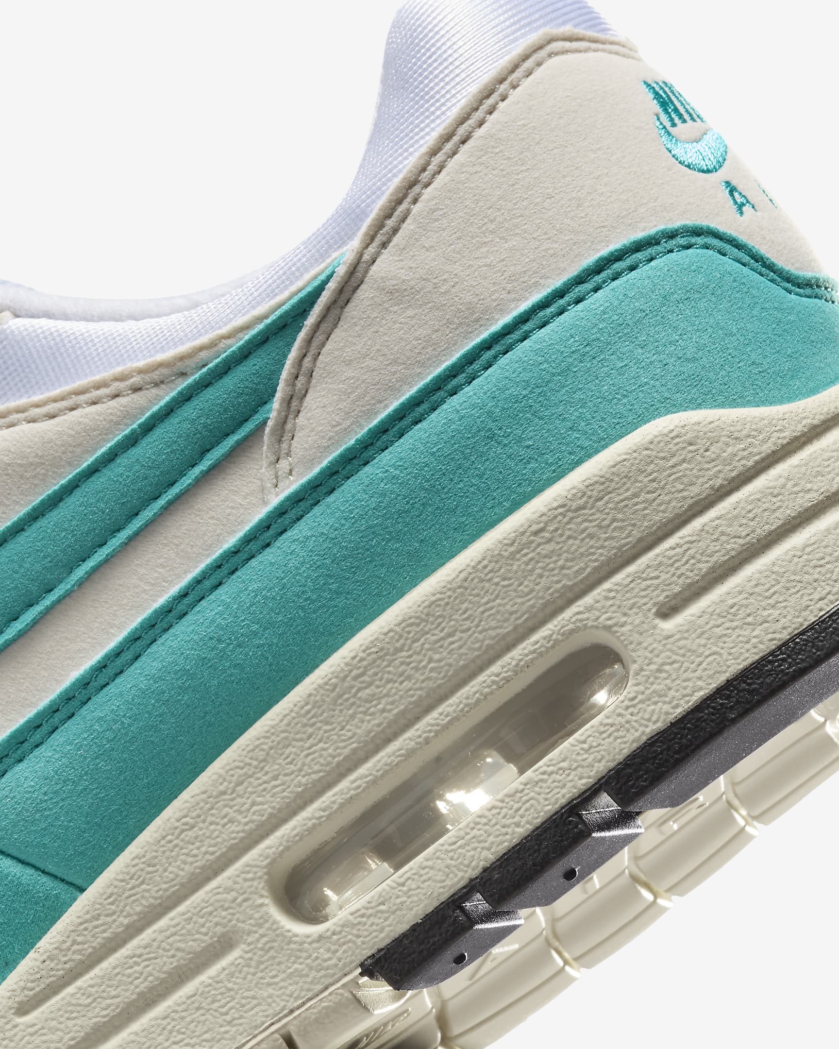 Buty damskie Nike Air Max 1 - Biel/Phantom/Coconut Milk/Dusty Cactus