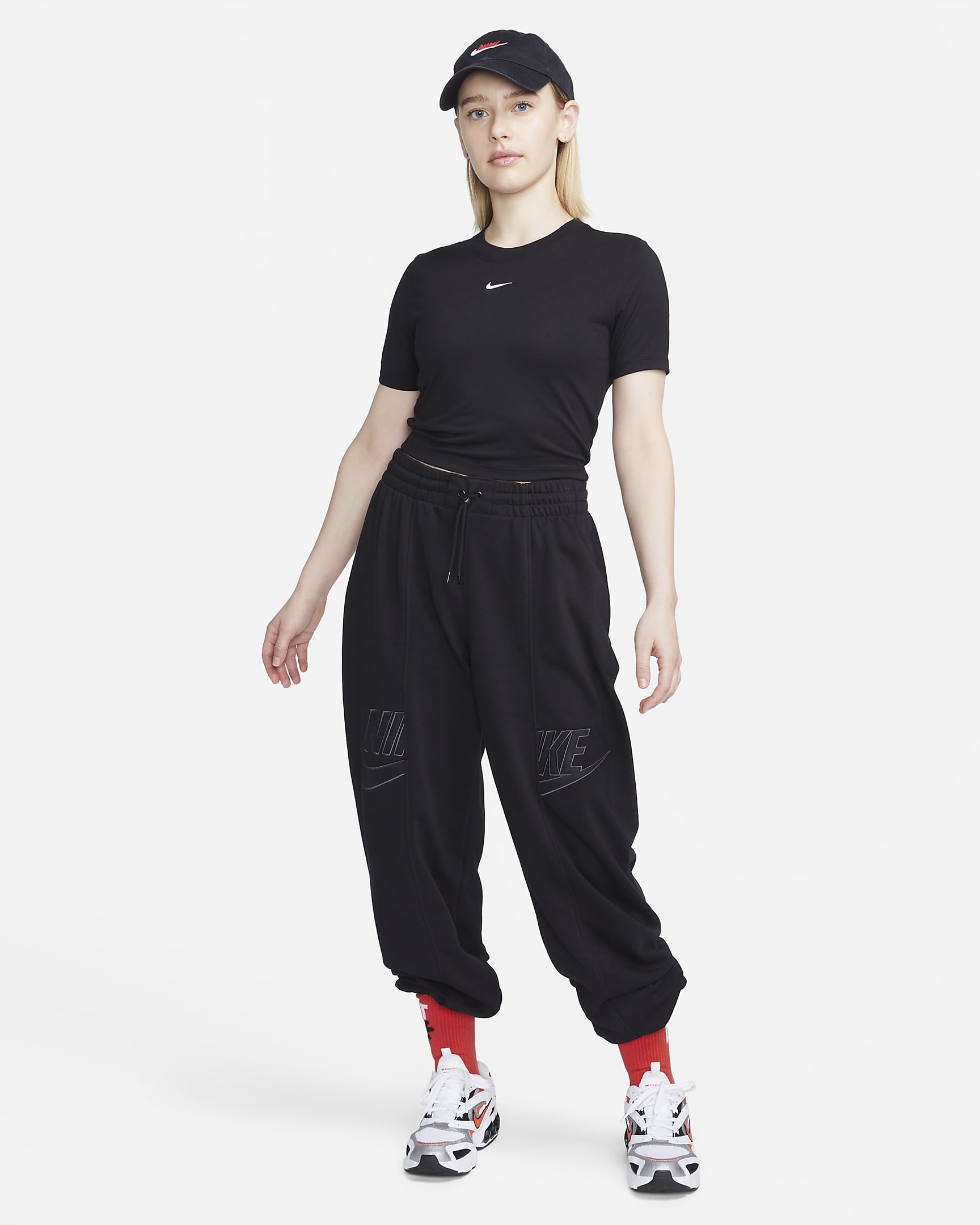 Nike Sportswear Essential Women's Slim Cropped T-Shirt - Black/White