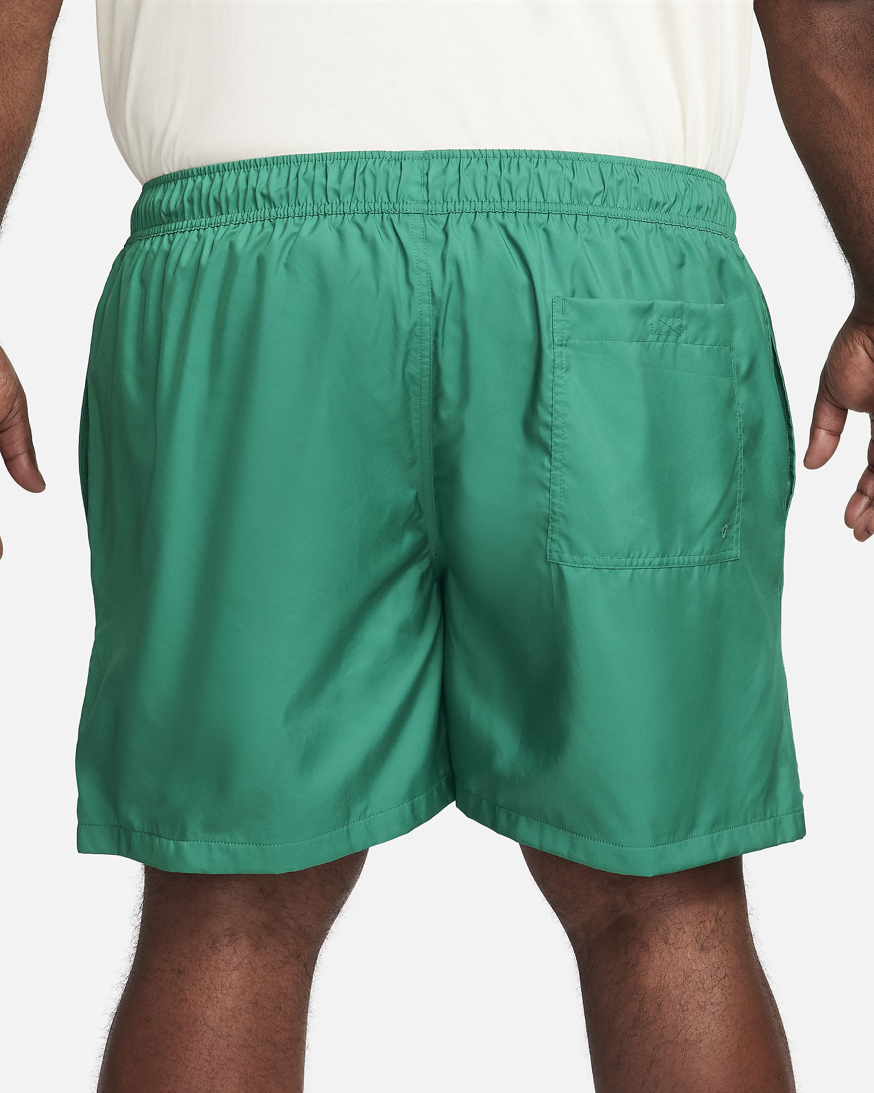 Nike Club Men's Woven Flow Shorts - Malachite/White