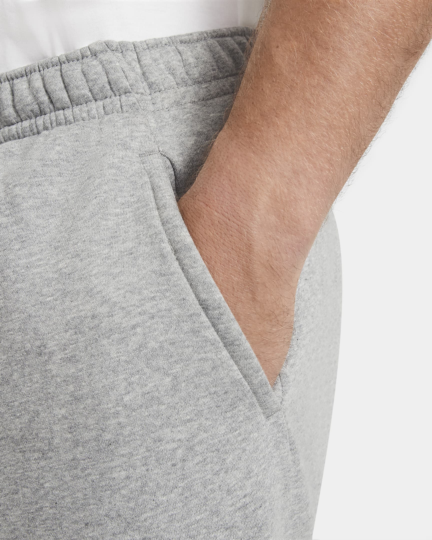 Nike Sportswear Club Herrenshorts mit Grafik - Dark Grey Heather/Weiß/Weiß