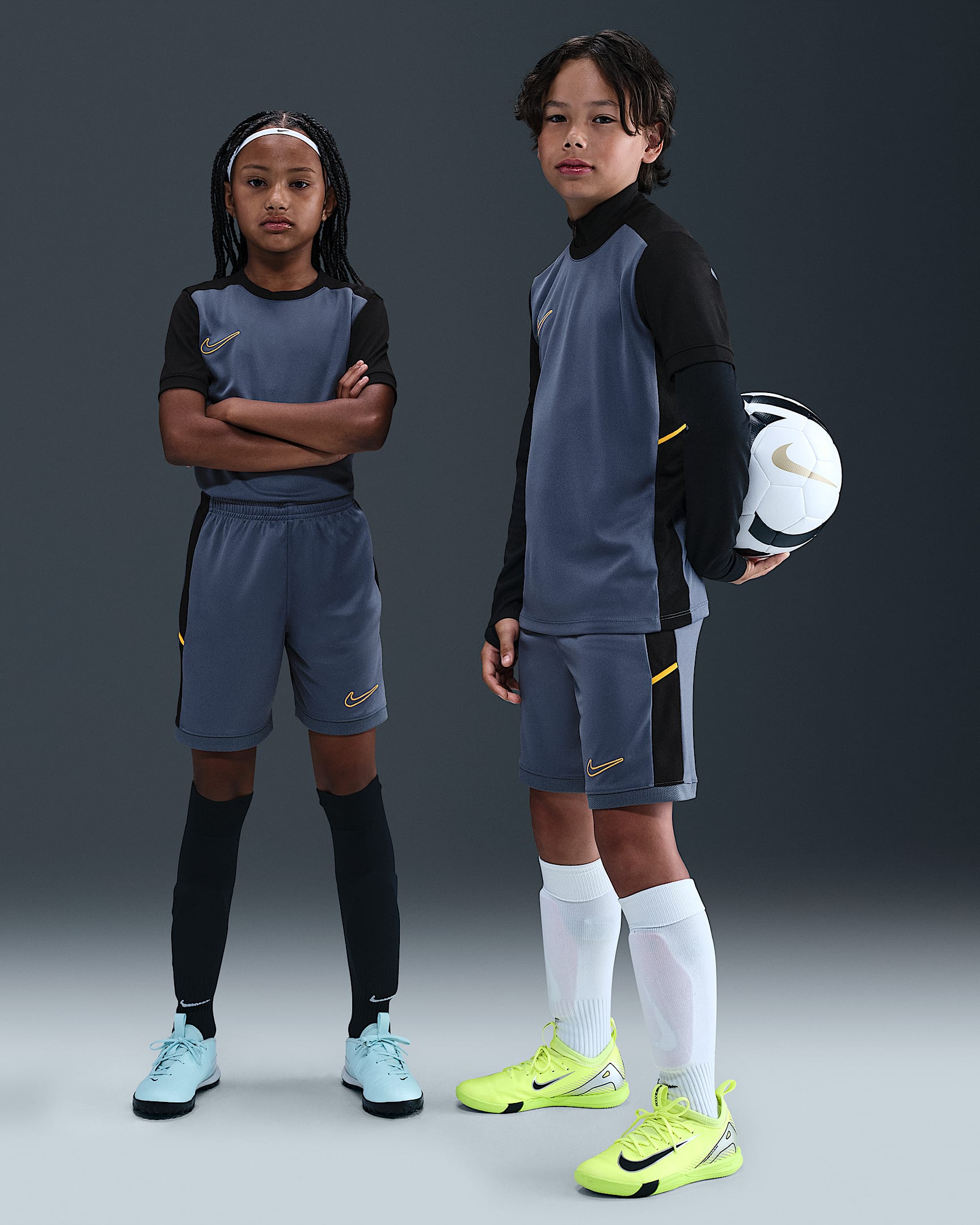Nike Academy Older Kids' Dri-FIT 18cm (approx.) Football Shorts - Diffused Blue/Black/University Gold