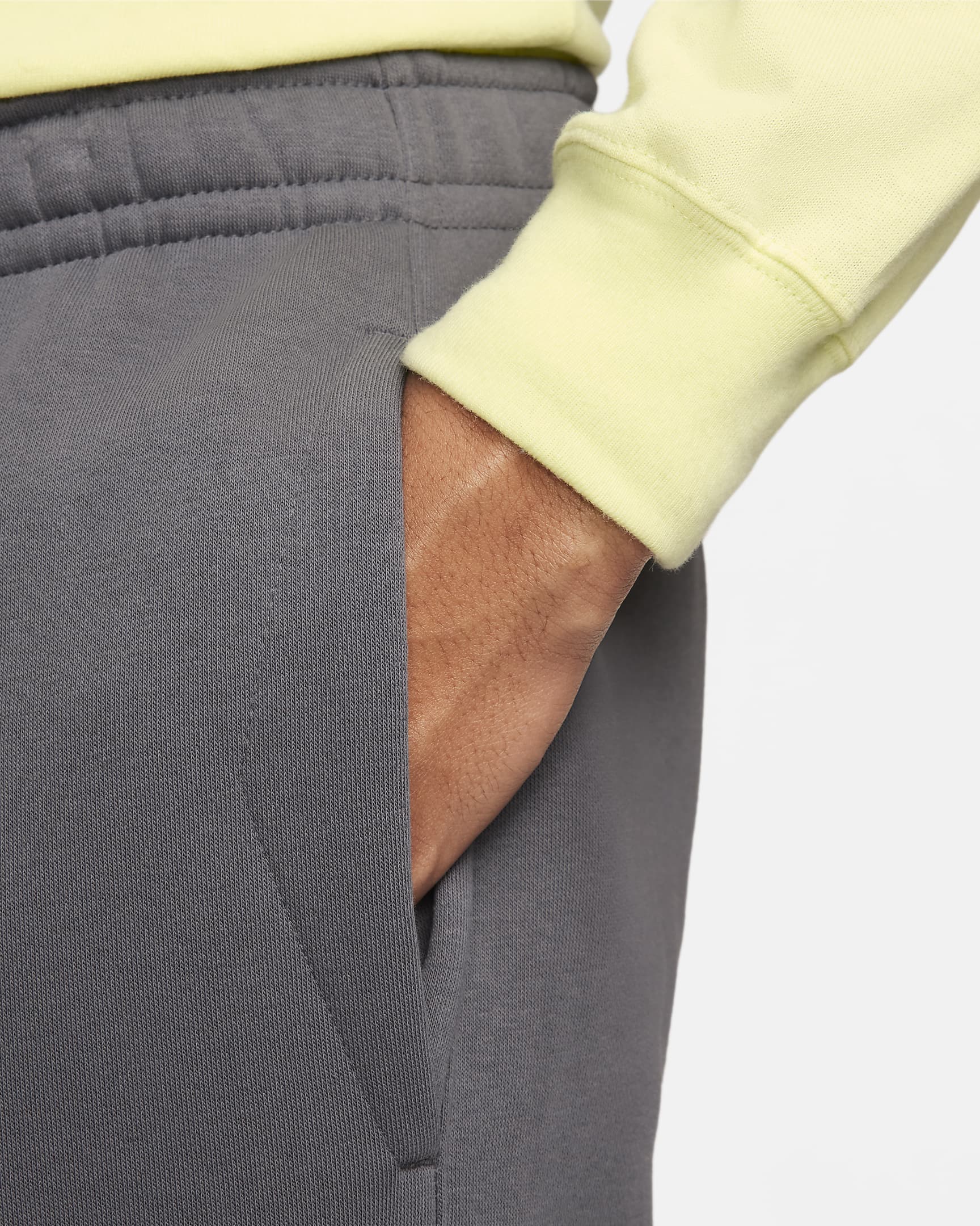 Nike Sportswear Men's Fleece Cargo Trousers. Nike AT