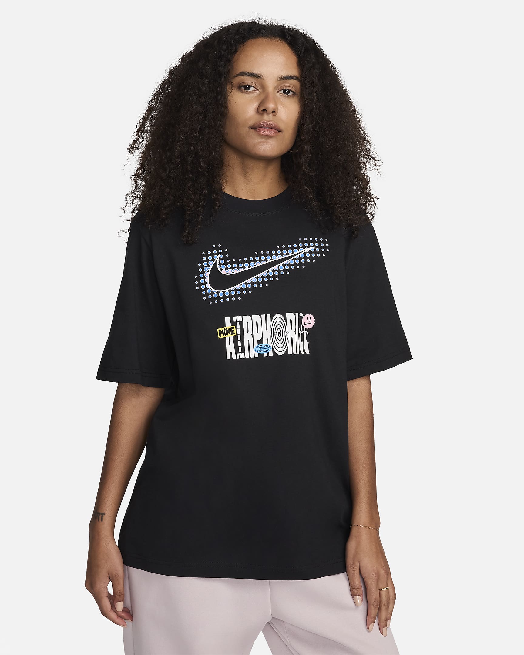 Nike Sportswear Women's Graphic T-Shirt - Black