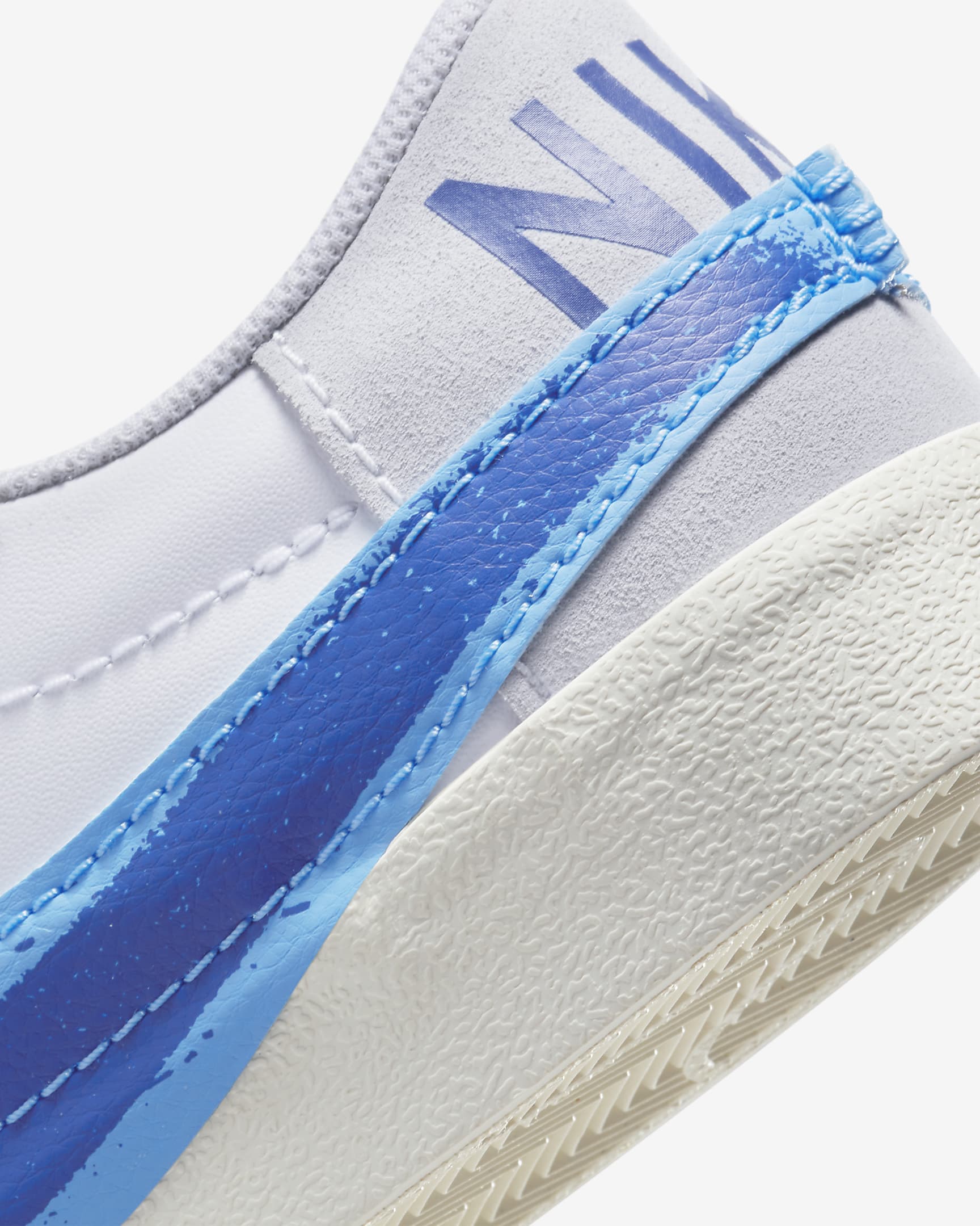 size nike blazer low