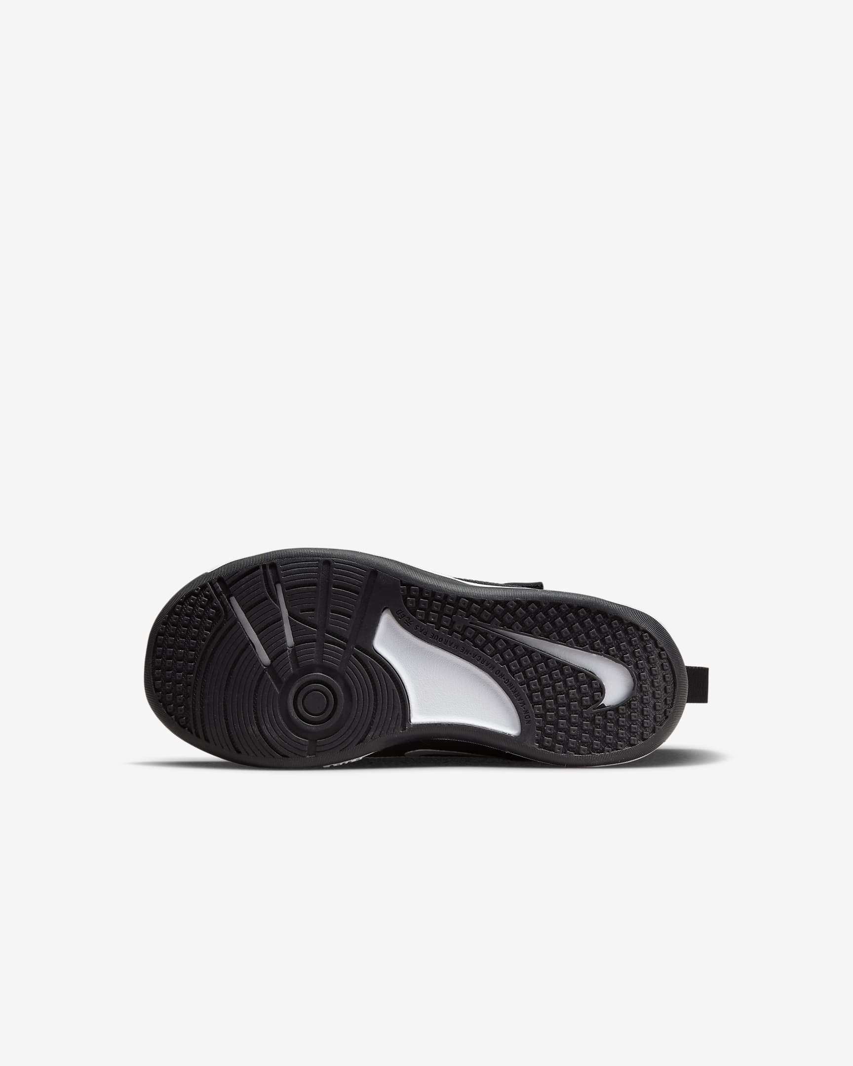 Nike Omni Multi-Court Younger Kids' Shoes - Black/White