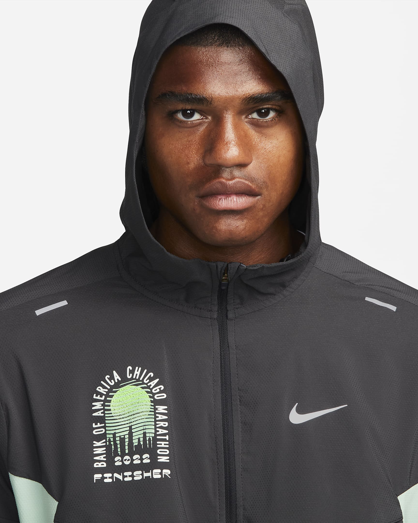 Chamarra de running para hombre Nike Repel UV Windrunner.