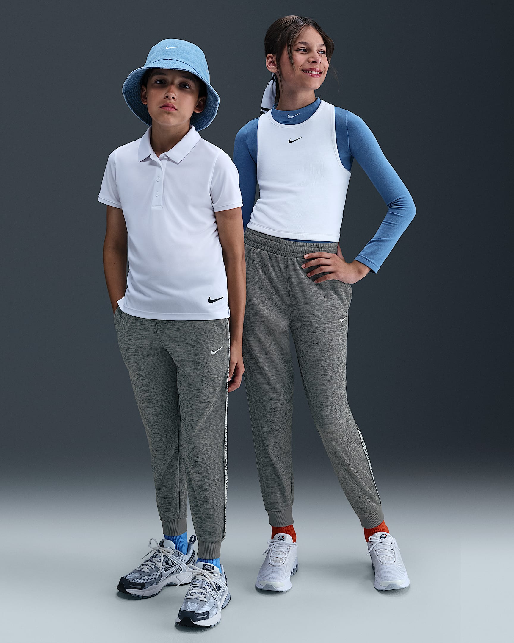 Nike Sportswear Club Big Kids' Dri-FIT Joggers - Smoke Grey/Particle Grey/Heather/White