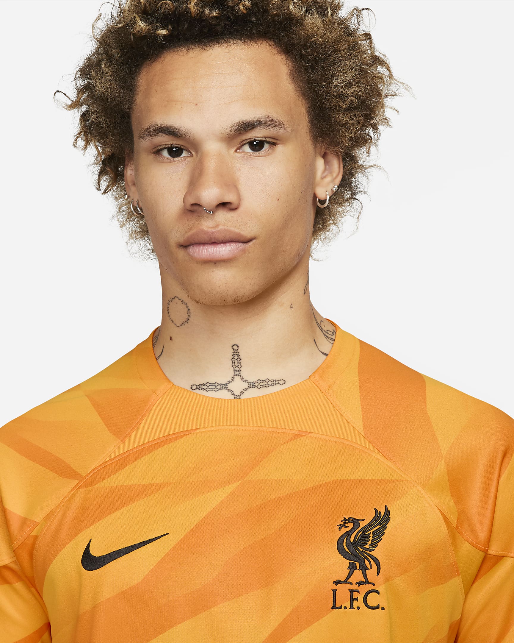 Jersey de fútbol de manga corta Nike Dri-FIT Liverpool FC de portero 2023/24 Stadium para hombre - Taxi/Naranja vivo/Negro