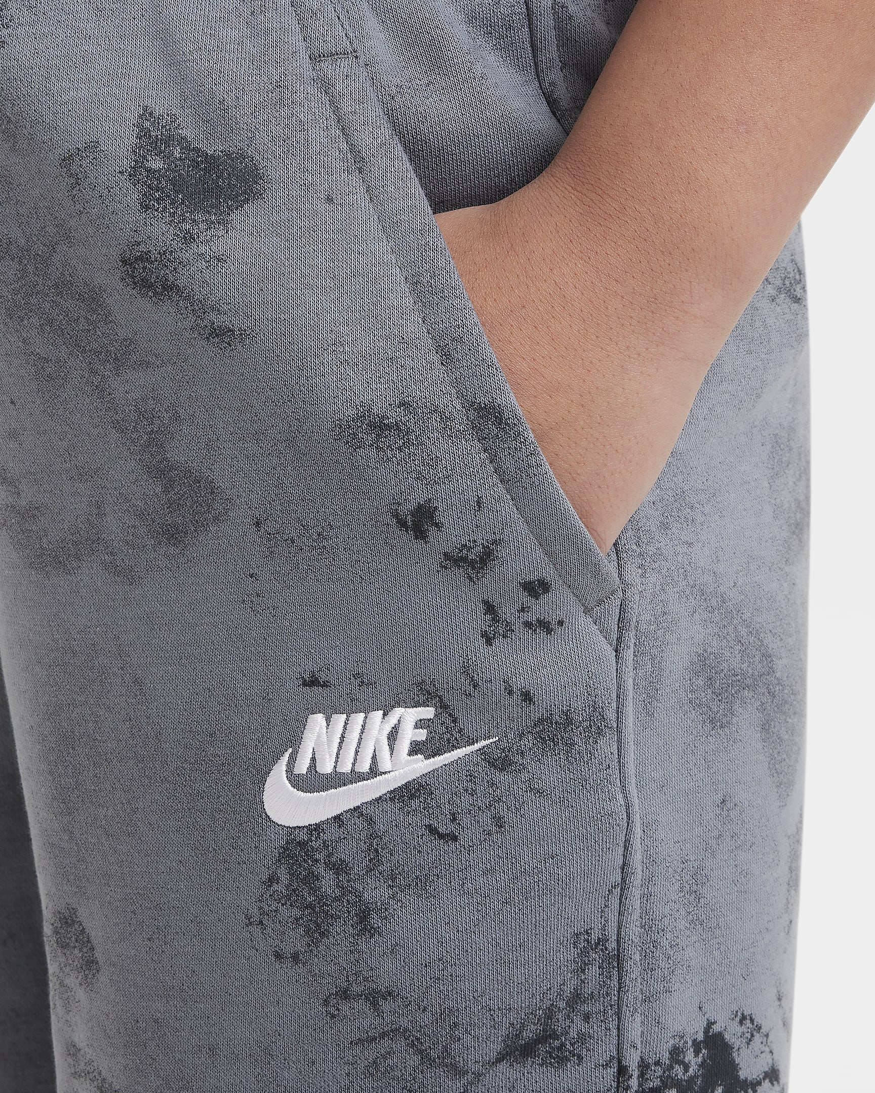 Nike Sportswear Club Fleece frottéshorts til store barn - Smoke Grey/Hvit