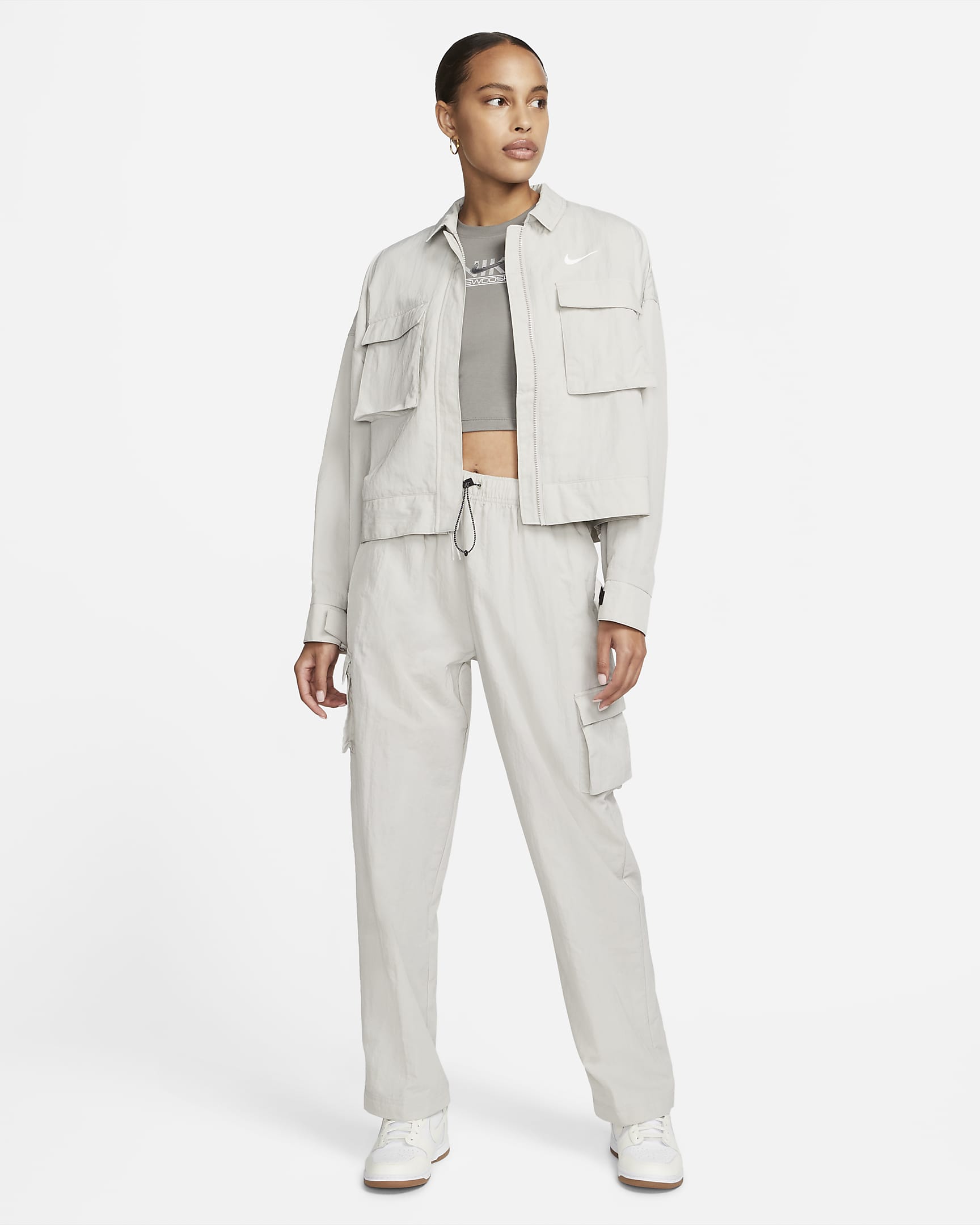 Nike Sportswear Essential Women's Woven Jacket. Nike GB