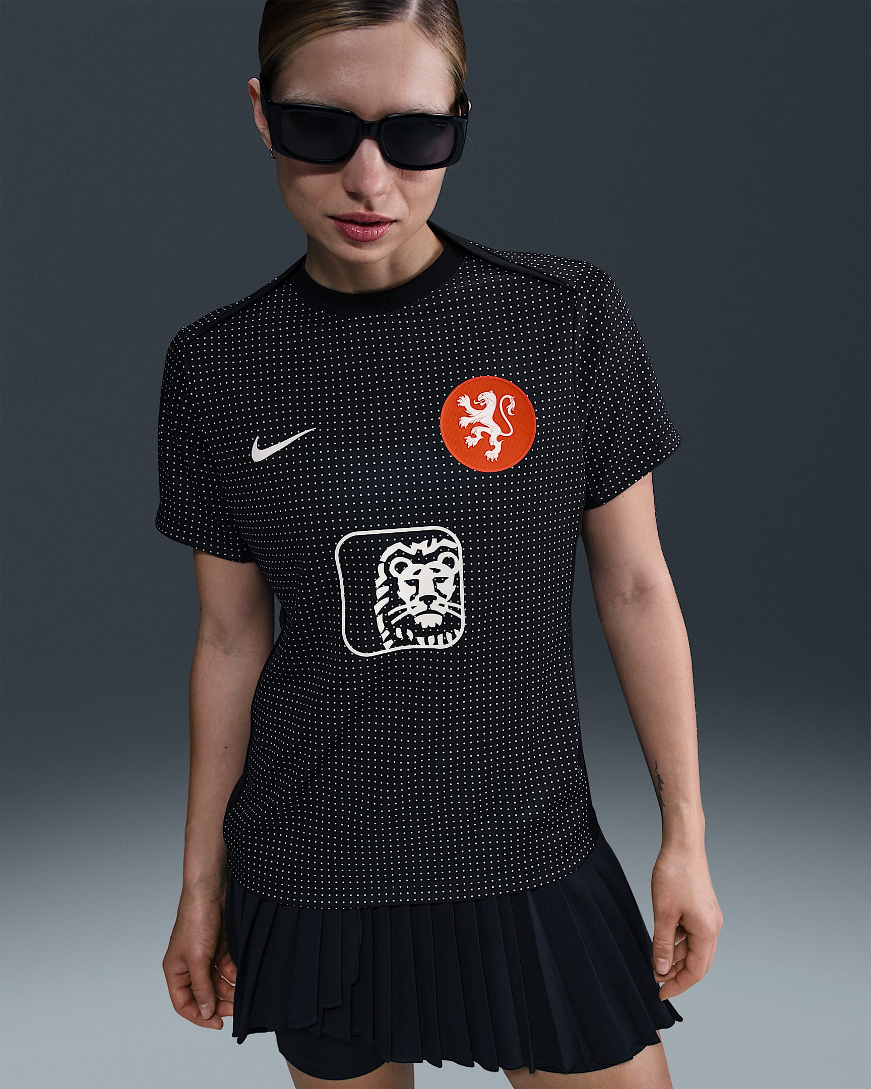 Netherlands Academy Pro Women's Nike Dri-FIT Football Pre-Match Short-Sleeve Top - Black/White