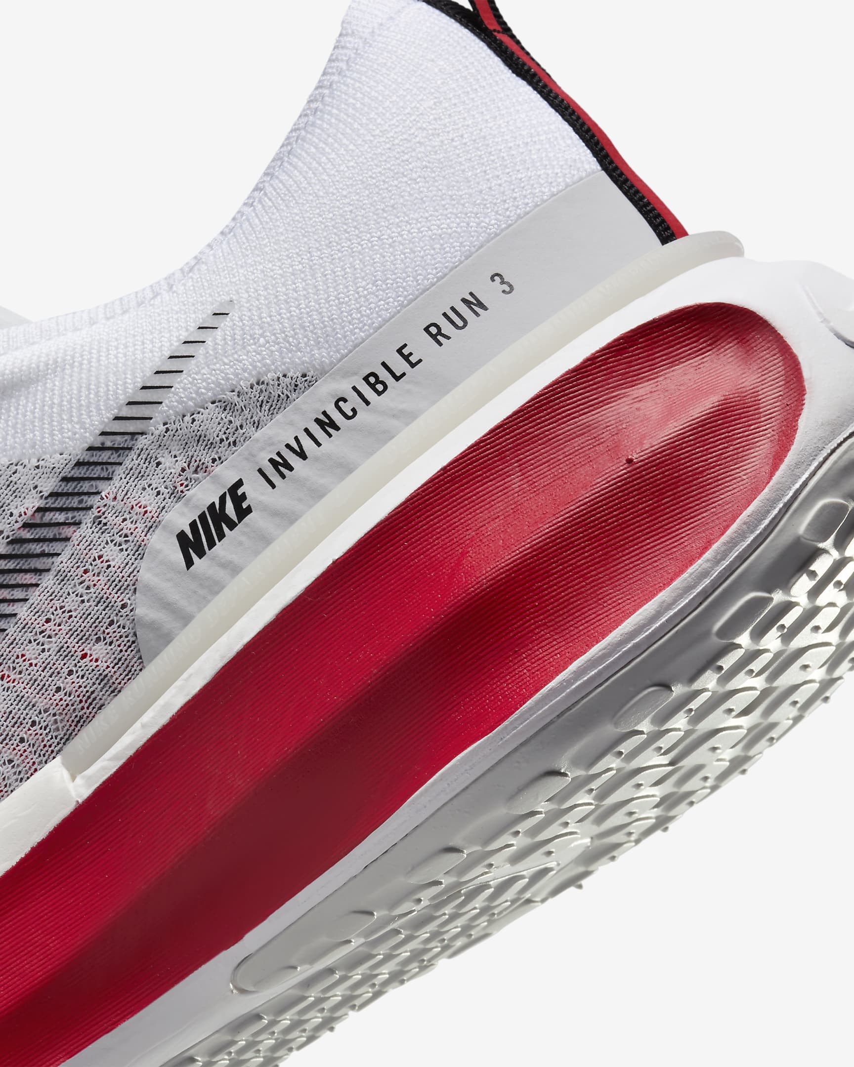 รองเท้าวิ่งโร้ดรันนิ่งผู้ชาย Nike Invincible 3 - ขาว/Fire Red/Cement Grey/ดำ