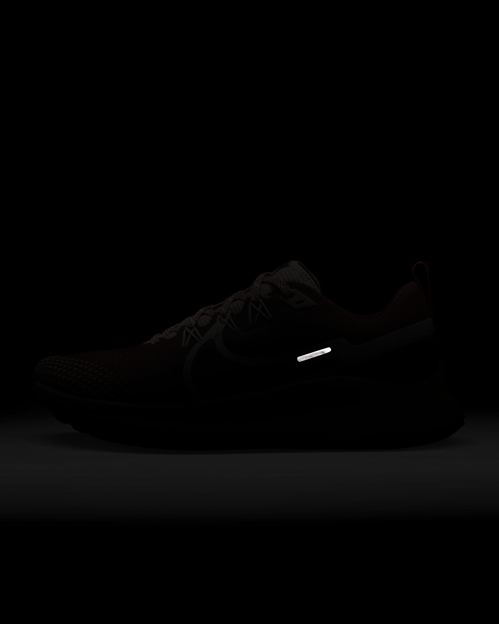 Nike Pegasus Trail 4 Trail-Laufschuh für Damen. Nike AT