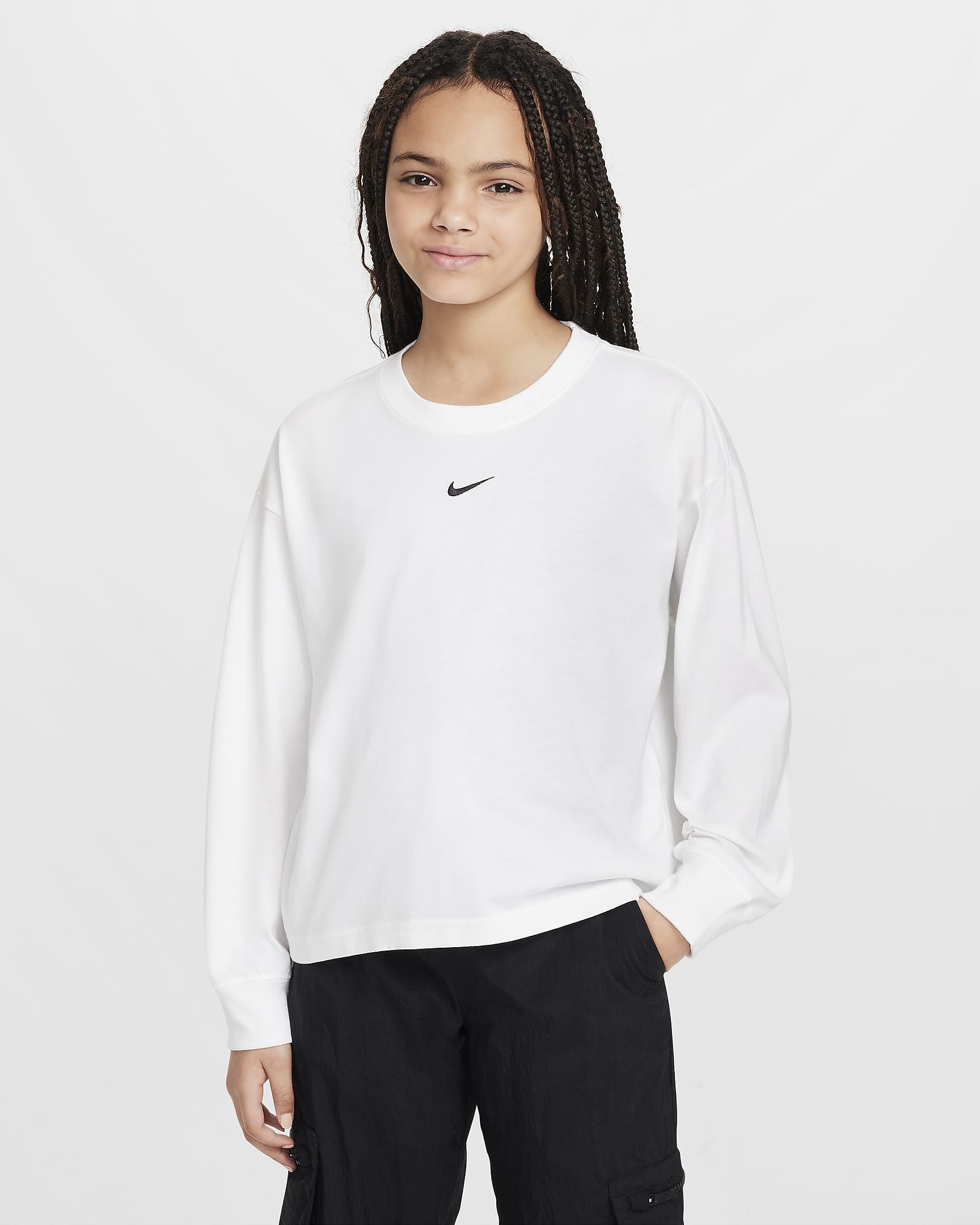 Playera de manga larga para niña talla grande Nike Sportswear Essential - Blanco